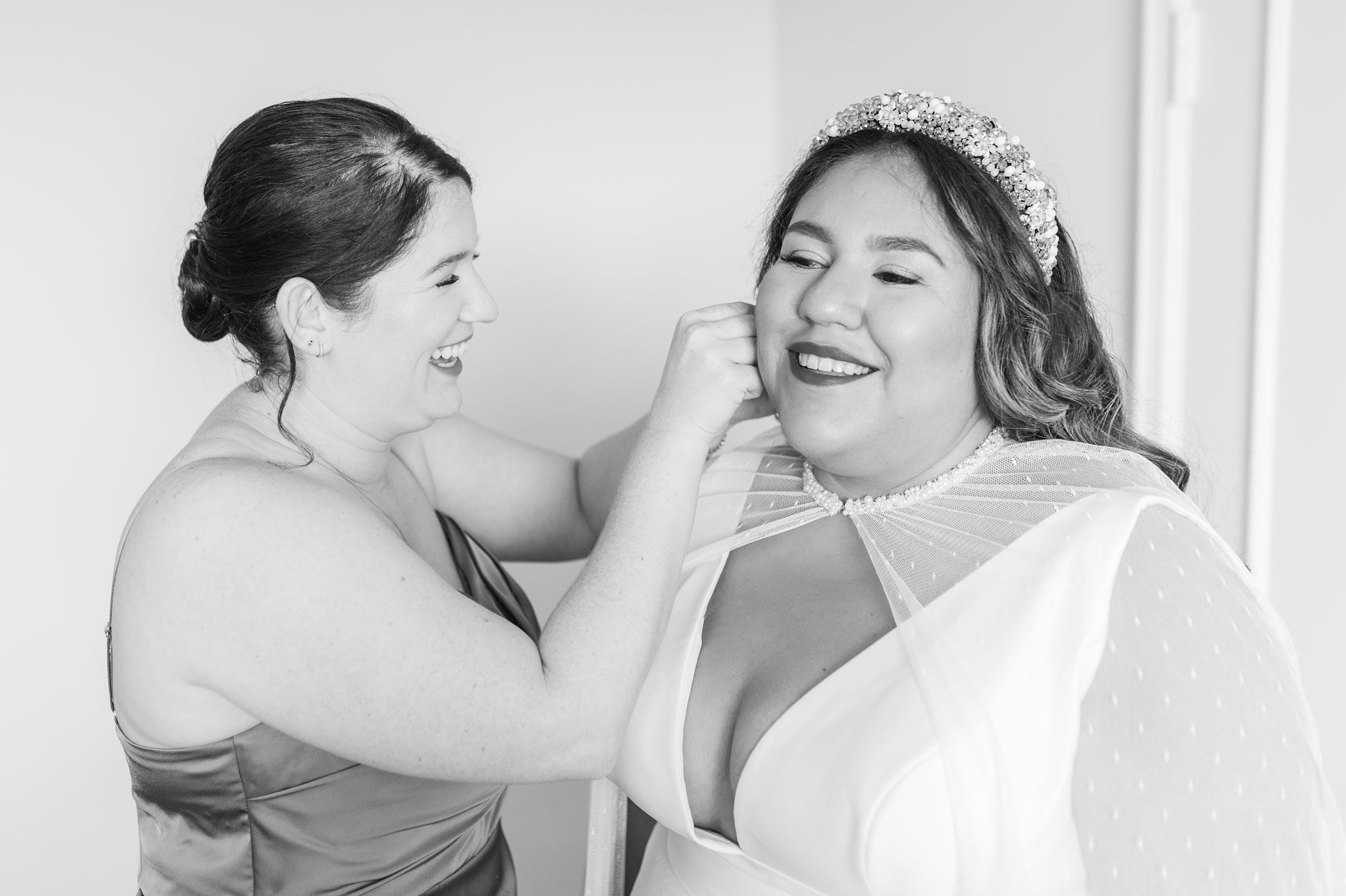 Intimate Fall shades of pink and blue Wedding at the DC War Memorial in Washington DC Photographed by Baltimore Wedding Photographer Cait Kramer Photography