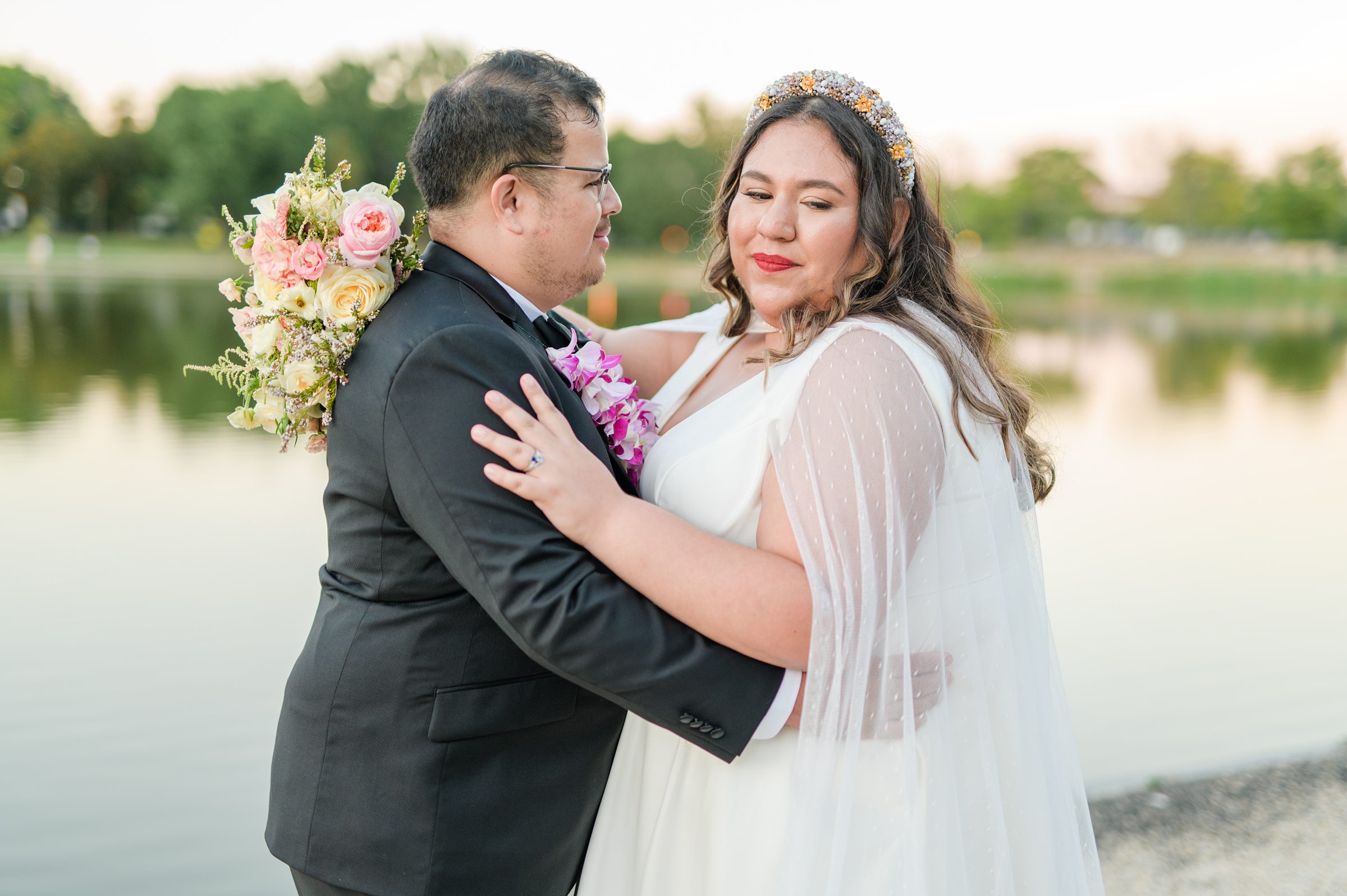 Intimate Fall shades of pink and blue Wedding at the DC War Memorial in Washington DC Photographed by Baltimore Wedding Photographer Cait Kramer Photography