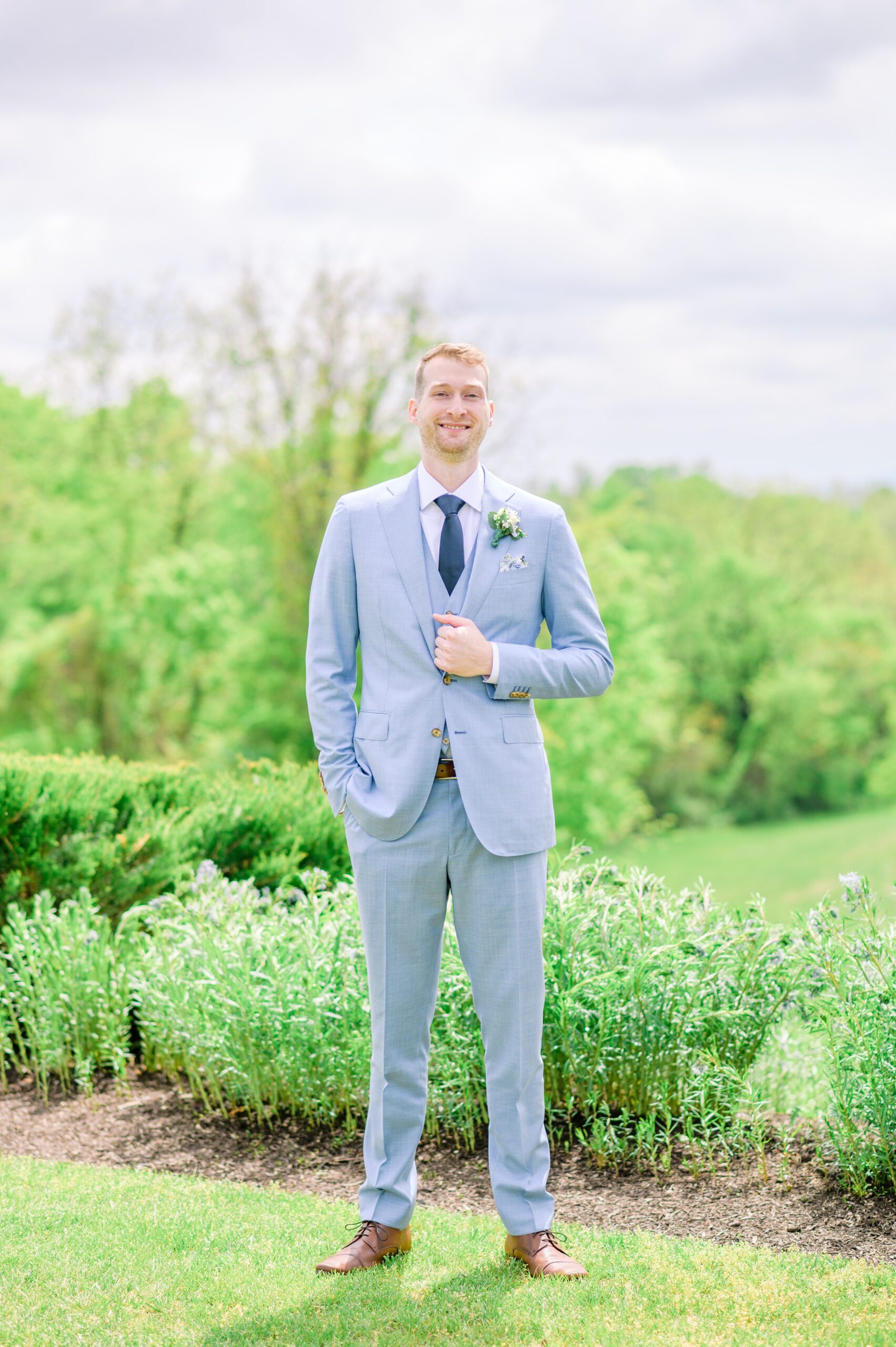 Light Blue Spring wedding day at Catoctin Hall at Musket Ridge Photographed by Baltimore Wedding Photographer Cait Kramer Photography