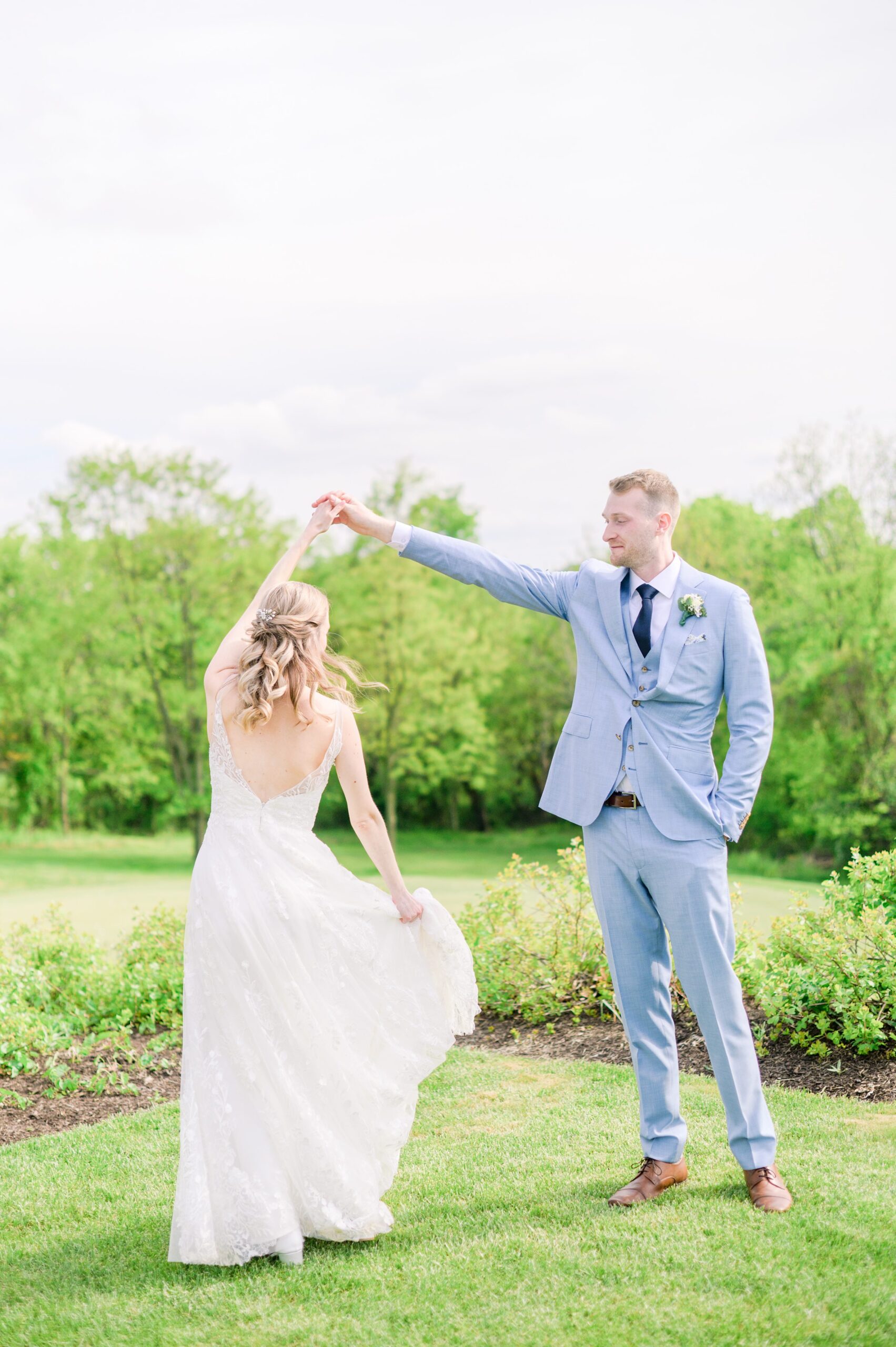 Light Blue Spring wedding day at Catoctin Hall at Musket Ridge Photographed by Baltimore Wedding Photographer Cait Kramer Photography