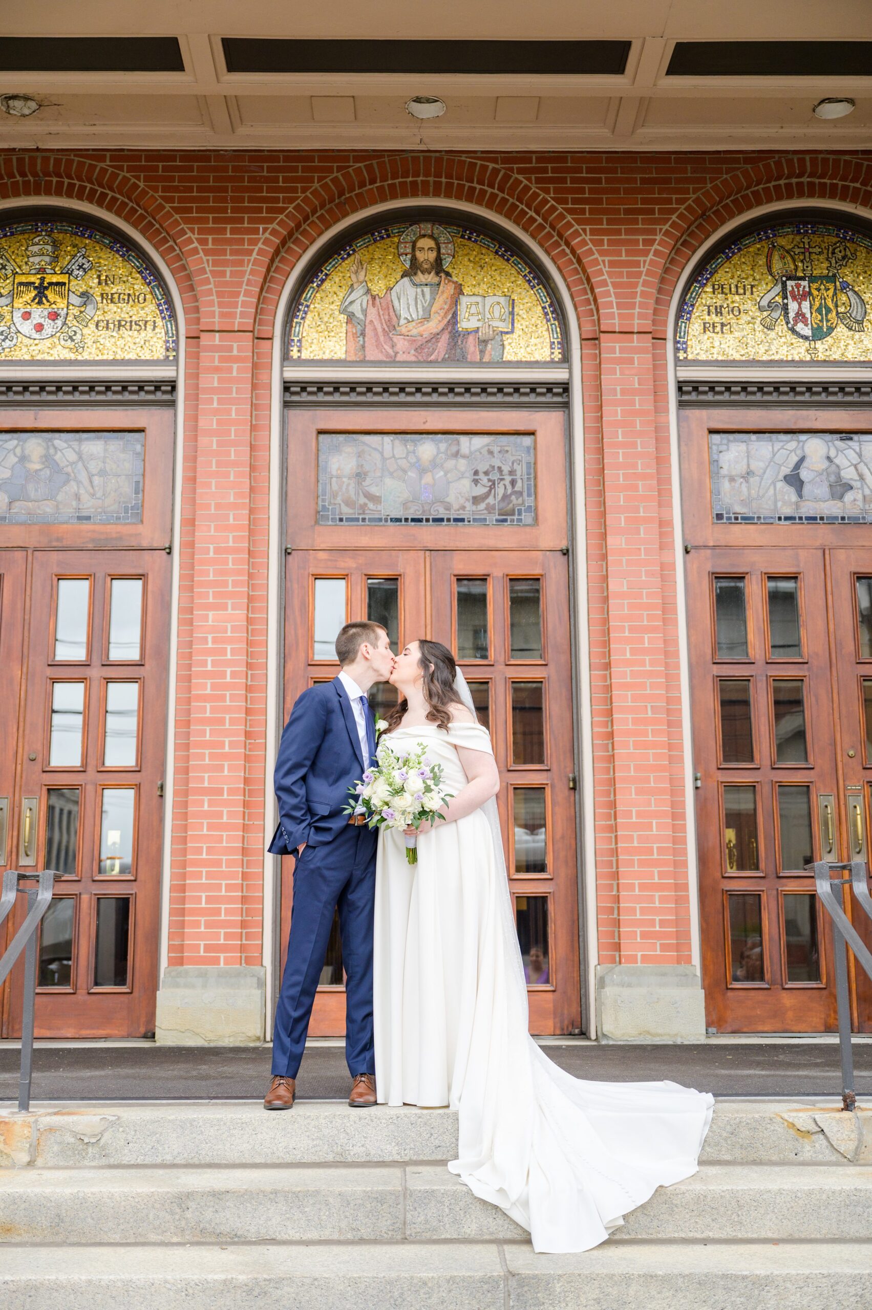 Lilac Spring wedding day at Glenmaura National Golf Club Photographed by Baltimore Wedding Photographer Cait Kramer Photography