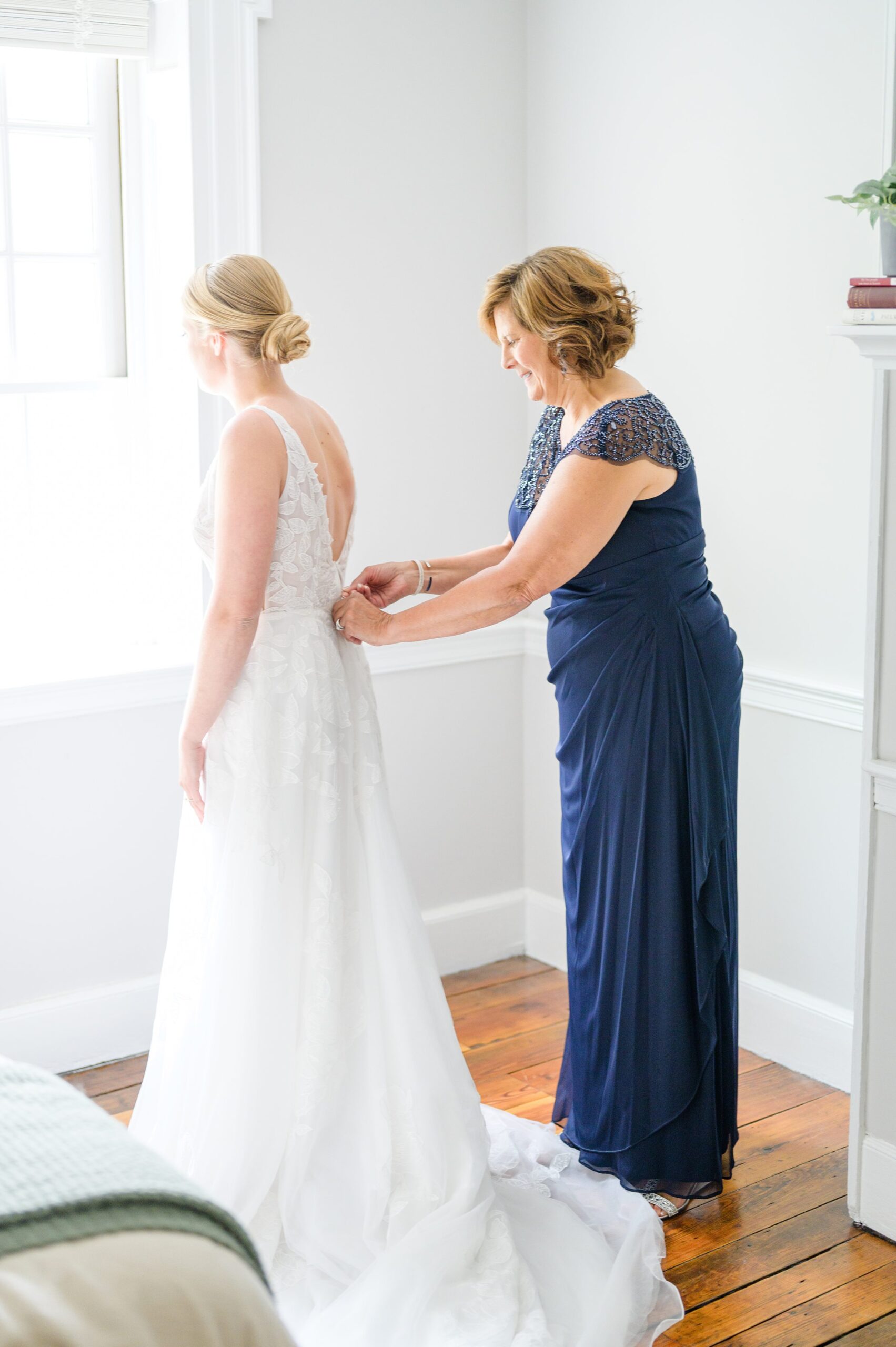 Sage Green and Navy Blue summer wedding at the Frederick Douglass Maritime Museum in Baltimore, Maryland. Photographed by Baltimore Wedding Photographer Cait Kramer Photography