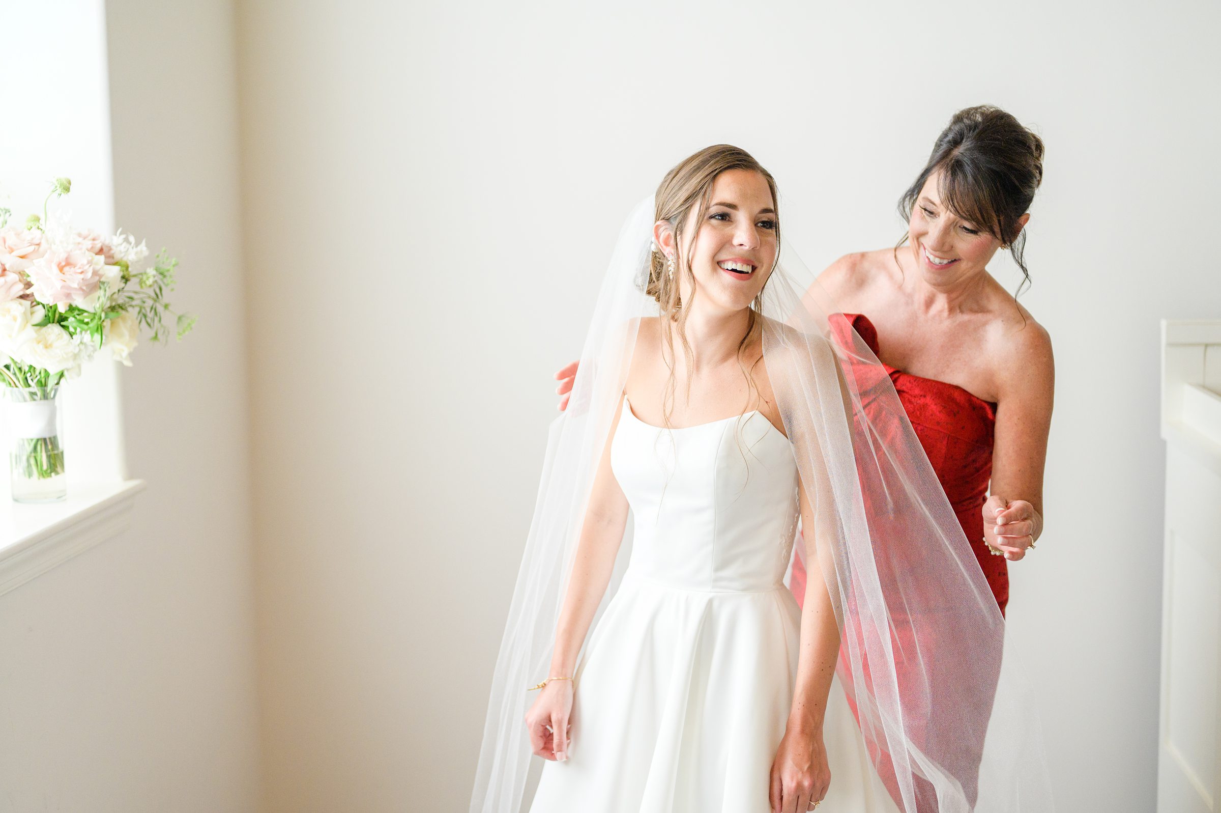 Neutral and Elegant summer wedding day at the Cork Factory Hotel in Lancaster, Pennsylvania Photographed by Baltimore Wedding Photographer Cait Kramer Photography