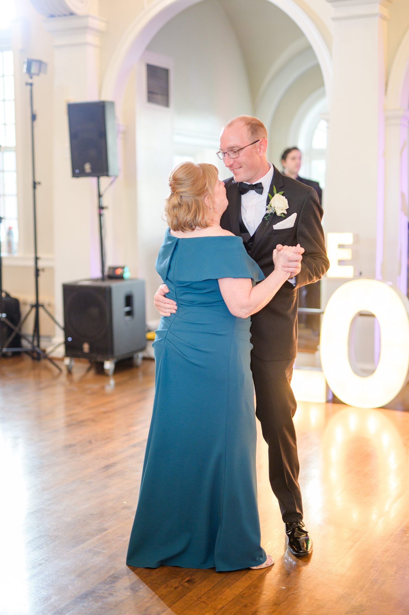 Blue and White Summer wedding day at the Philadelphia Cricket Club Photographed by Baltimore Wedding Photographer Cait Kramer Photography