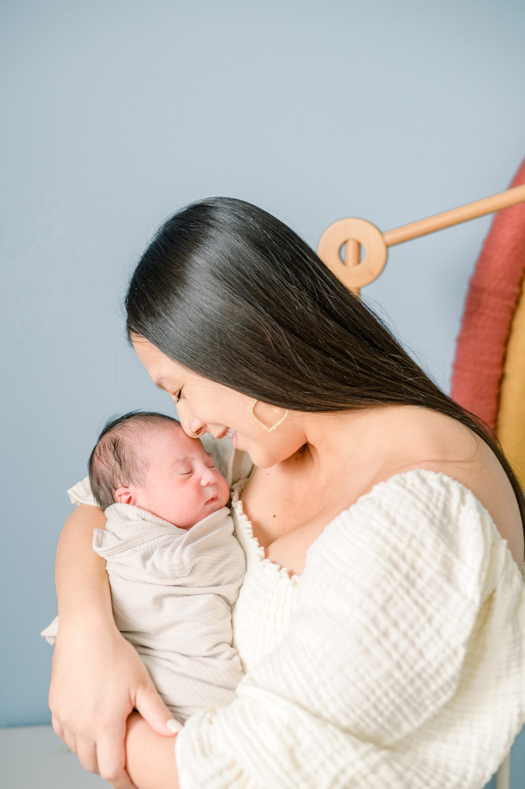 Baltimore lifestyle newborn session photographed by Baltimore Newborn Photographer Cait Kramer