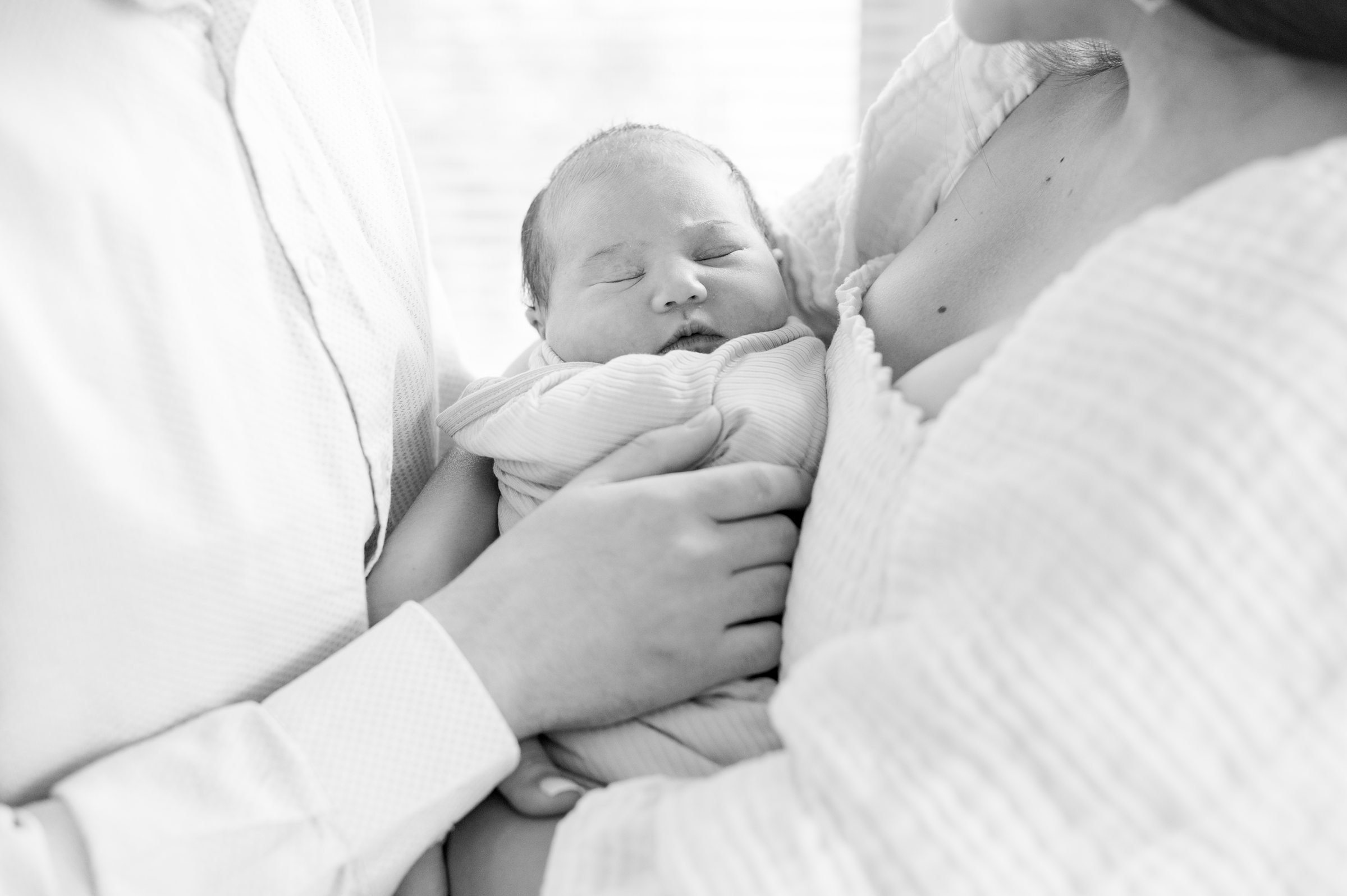 Baltimore lifestyle newborn session photographed by Baltimore Newborn Photographer Cait Kramer