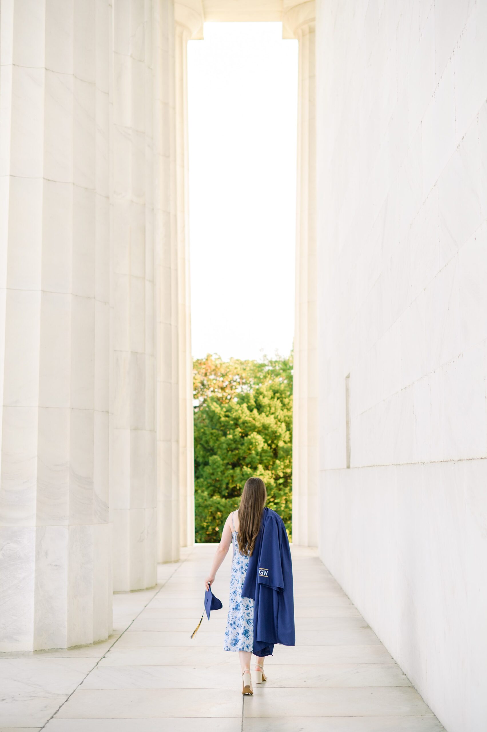 Lincoln Memorial Senior Photos in Washington DC for George Washington University Grads photographed by Baltimore Photographer Cait Kramer