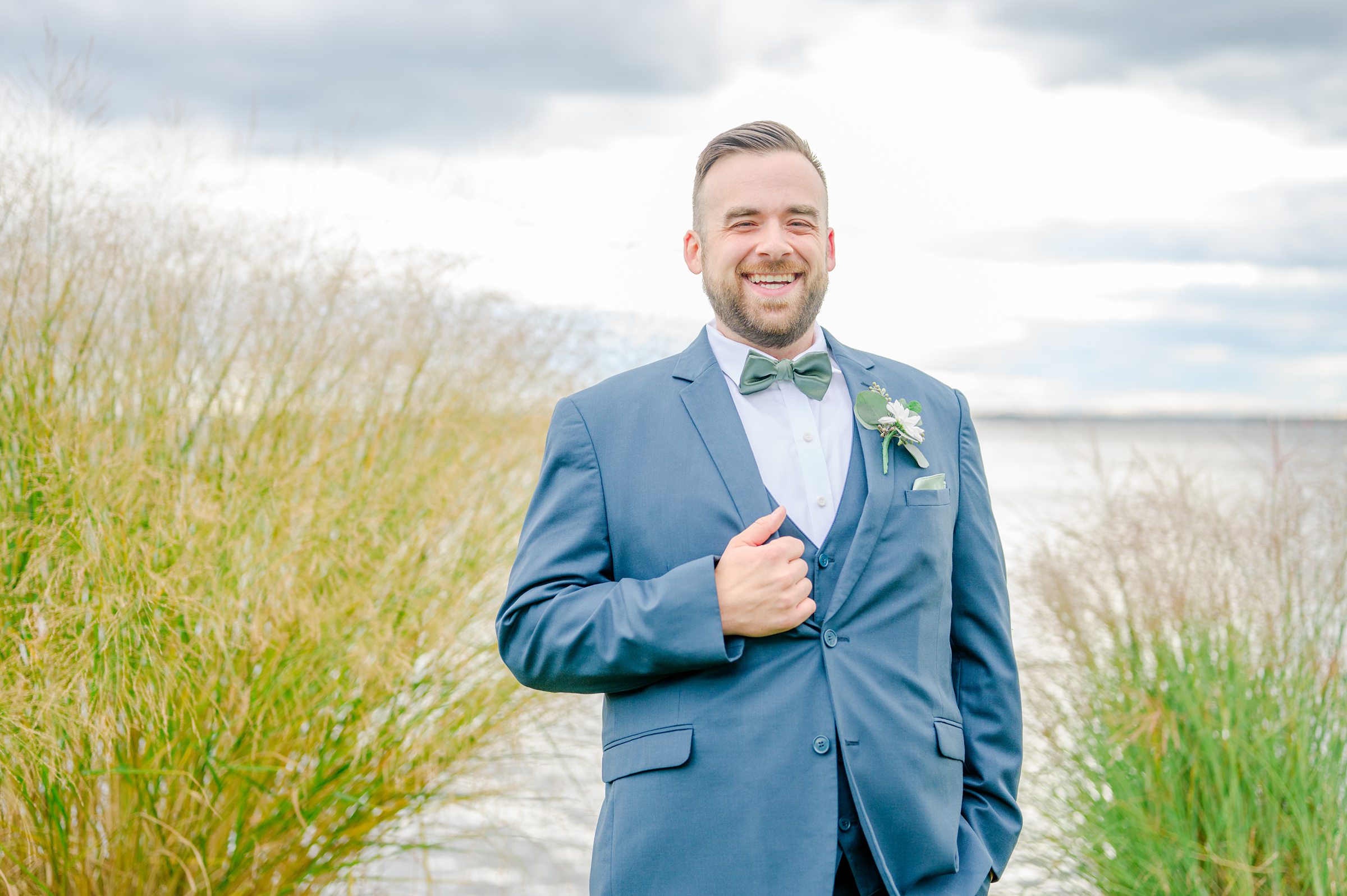 Bayfront Club wedding photos in Edgemere, Maryland photographed by Baltimore Wedding Photographer Cait Kramer