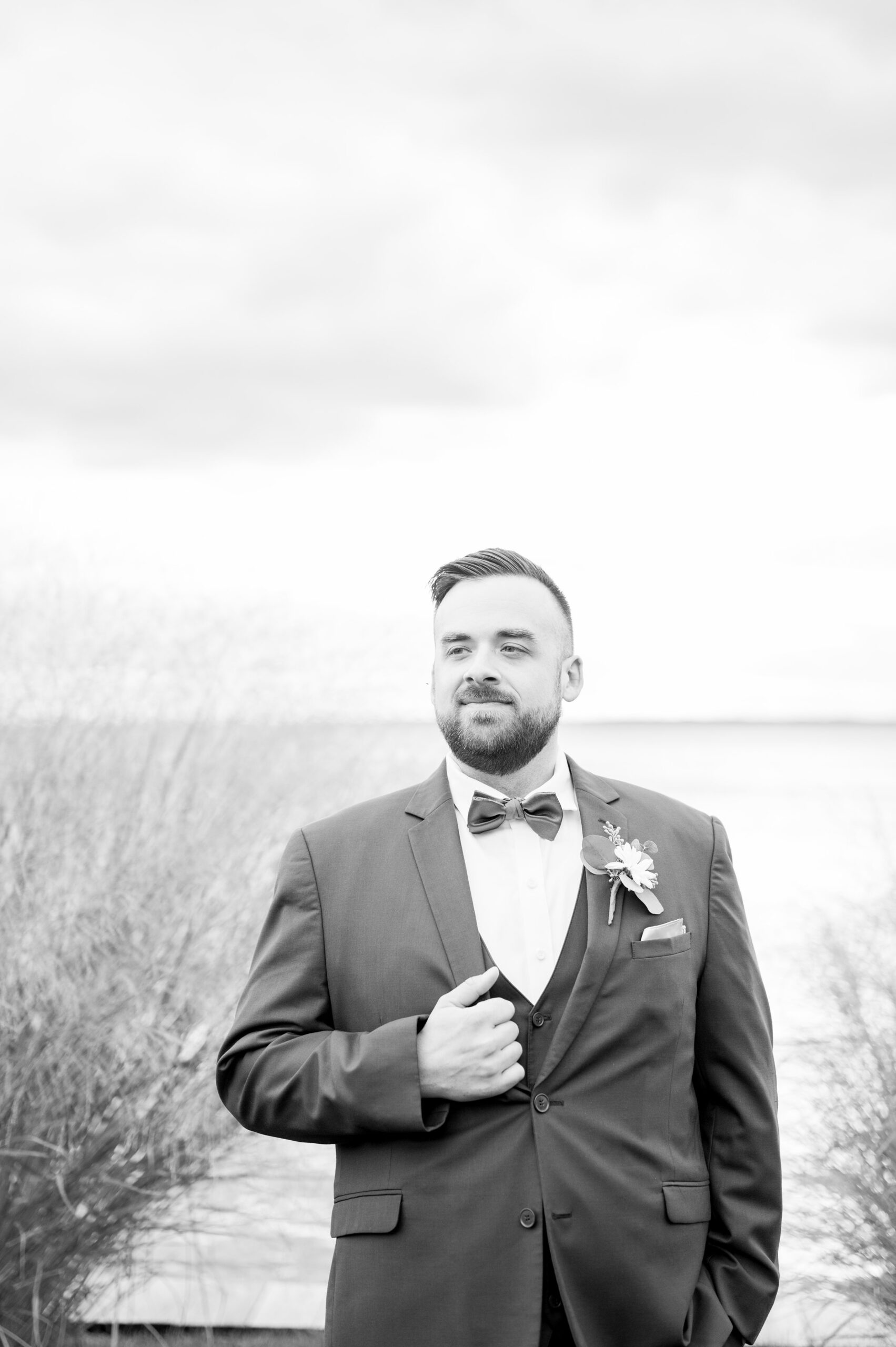 Bayfront Club wedding photos in Edgemere, Maryland photographed by Baltimore Wedding Photographer Cait Kramer