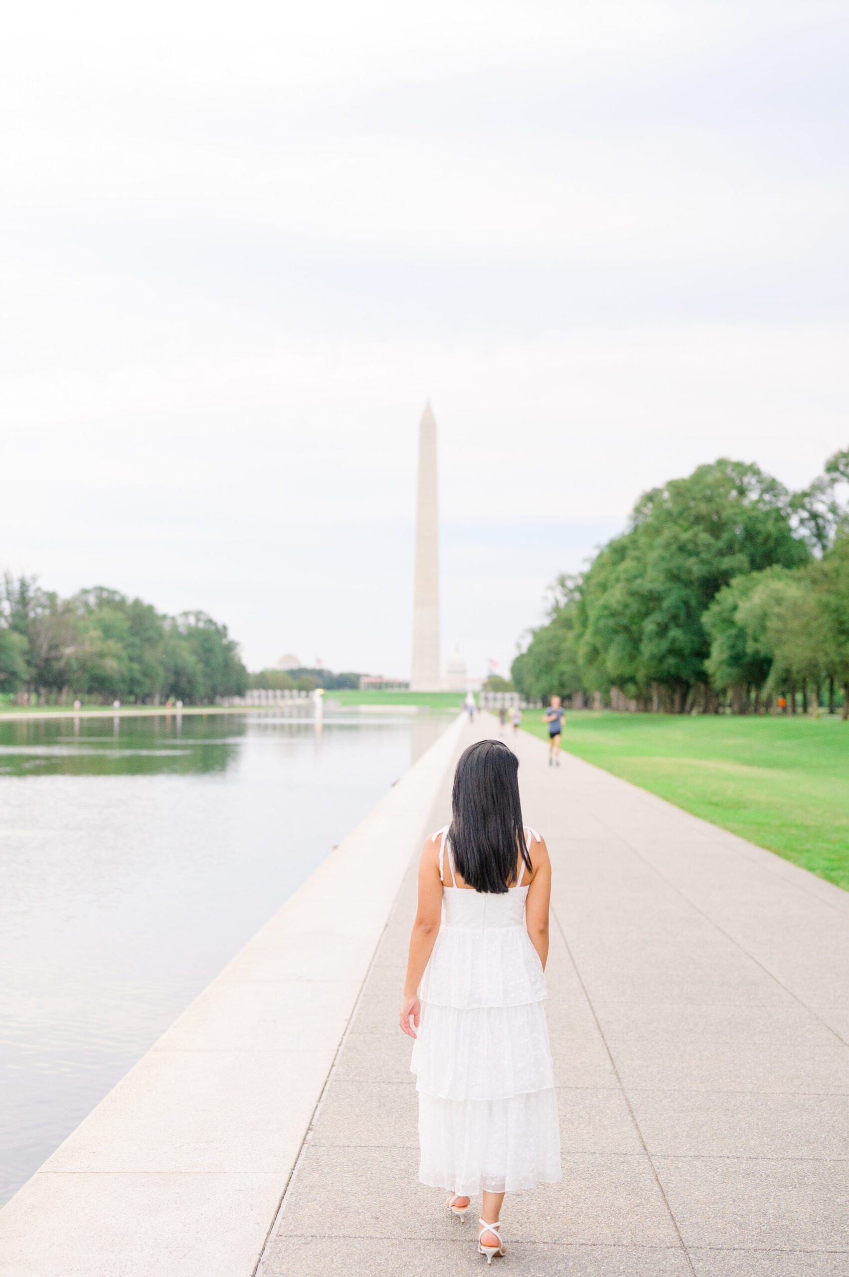 College graduation portrait session at the DC War Memorial in Washington, D.C. photographed by Baltimore Grad Photographer Cait Kramer.