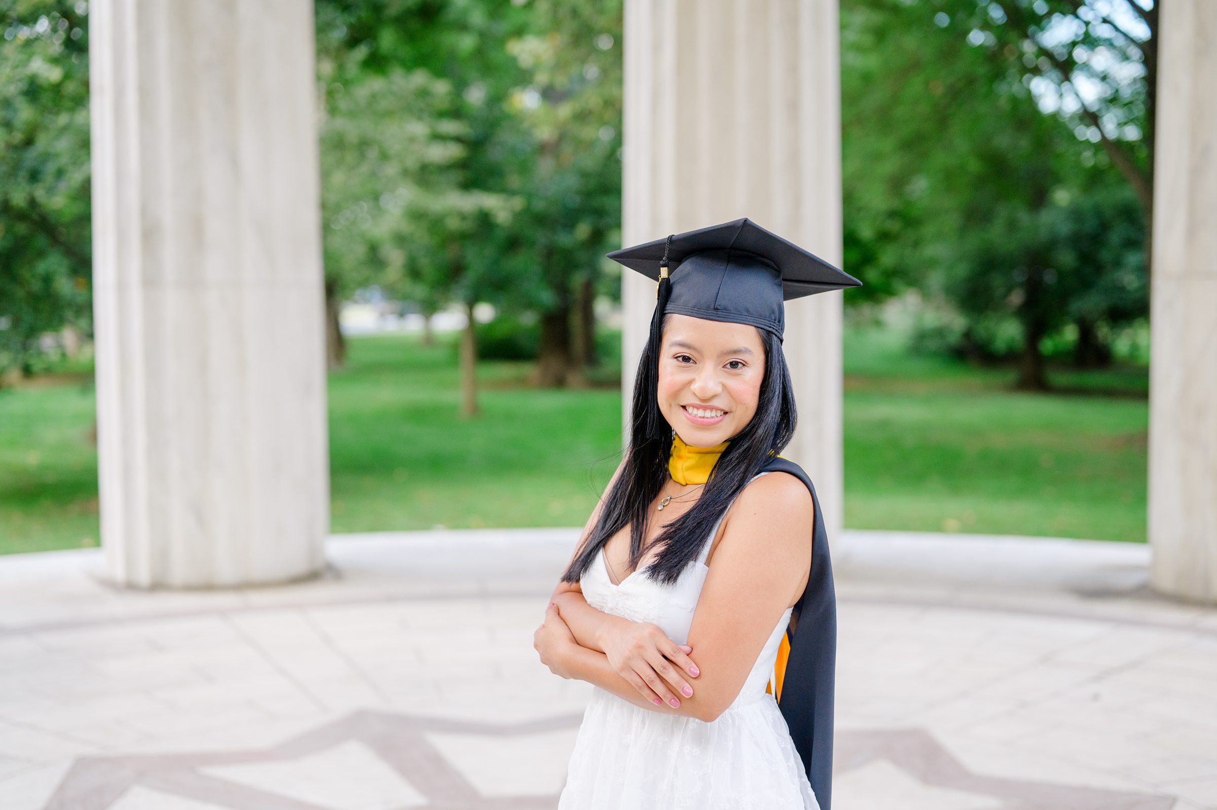 College graduation portrait session at the DC War Memorial in Washington, D.C. photographed by Baltimore Grad Photographer Cait Kramer.