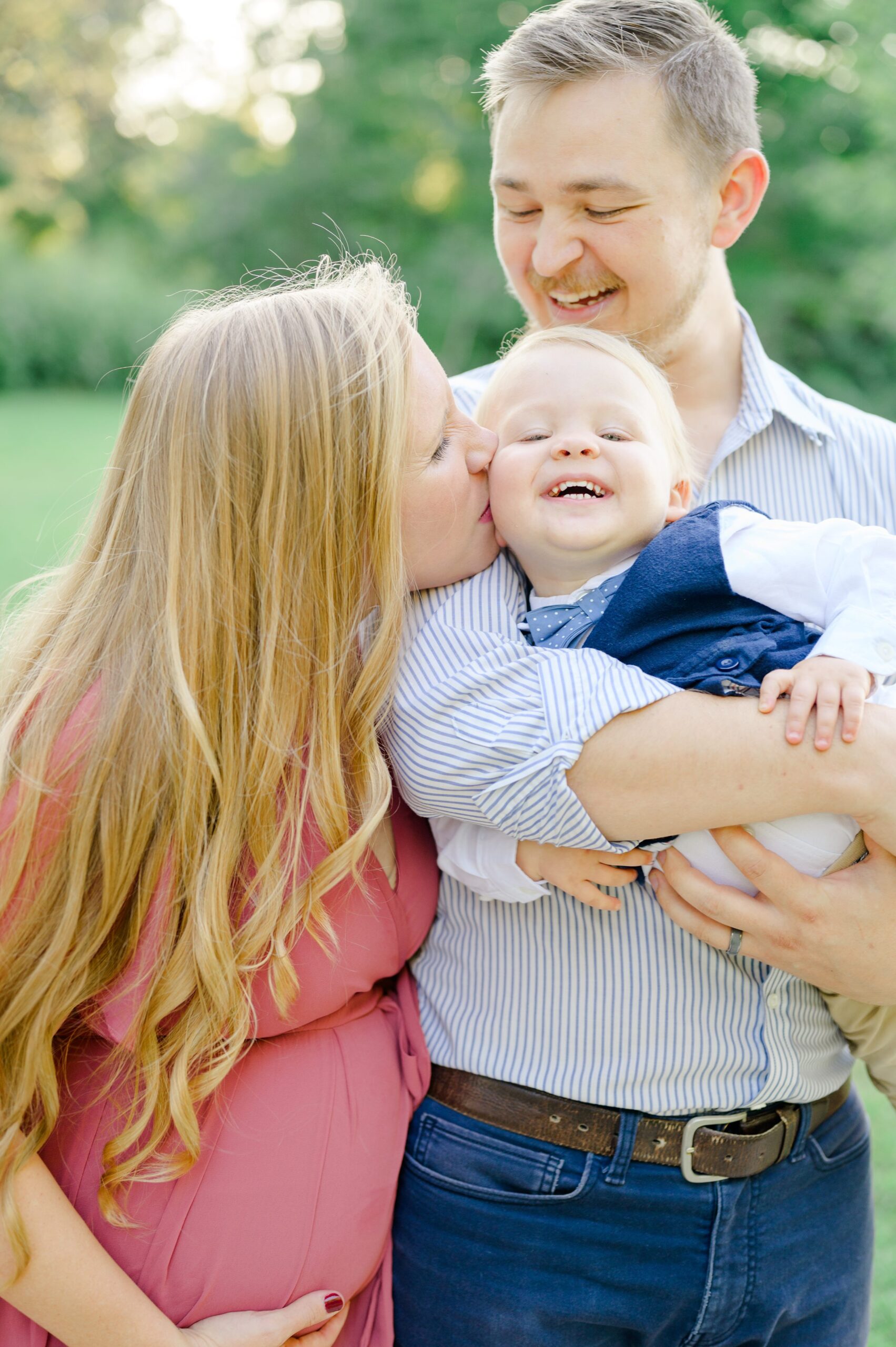 Maternity and family portrait session at Jones Point Park in Alexandria, Virginia photographed by Baltimore Maternity Photographer Cait Kramer Photography.