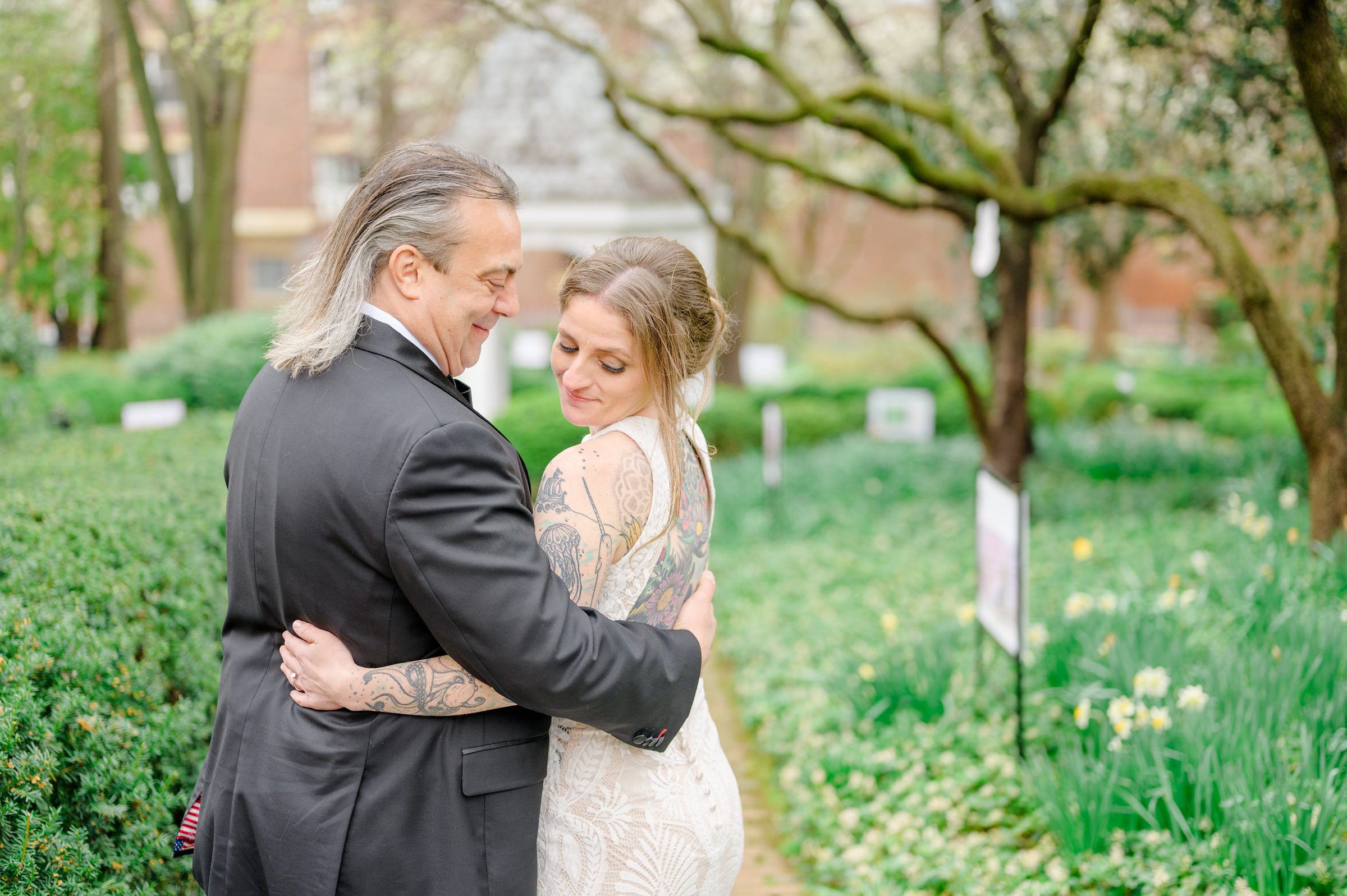 Spring Wedding at the Mount Vernon Inn Restaurant Wedding in Alexandria, Virginia photographed by Baltimore Photographer Cait Kramer Photography.