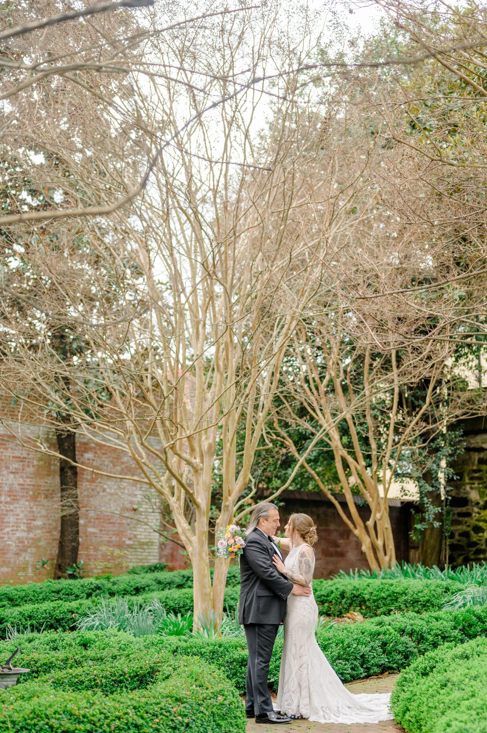 Spring Wedding at the Mount Vernon Inn Restaurant Wedding in Alexandria, Virginia photographed by Baltimore Photographer Cait Kramer Photography.