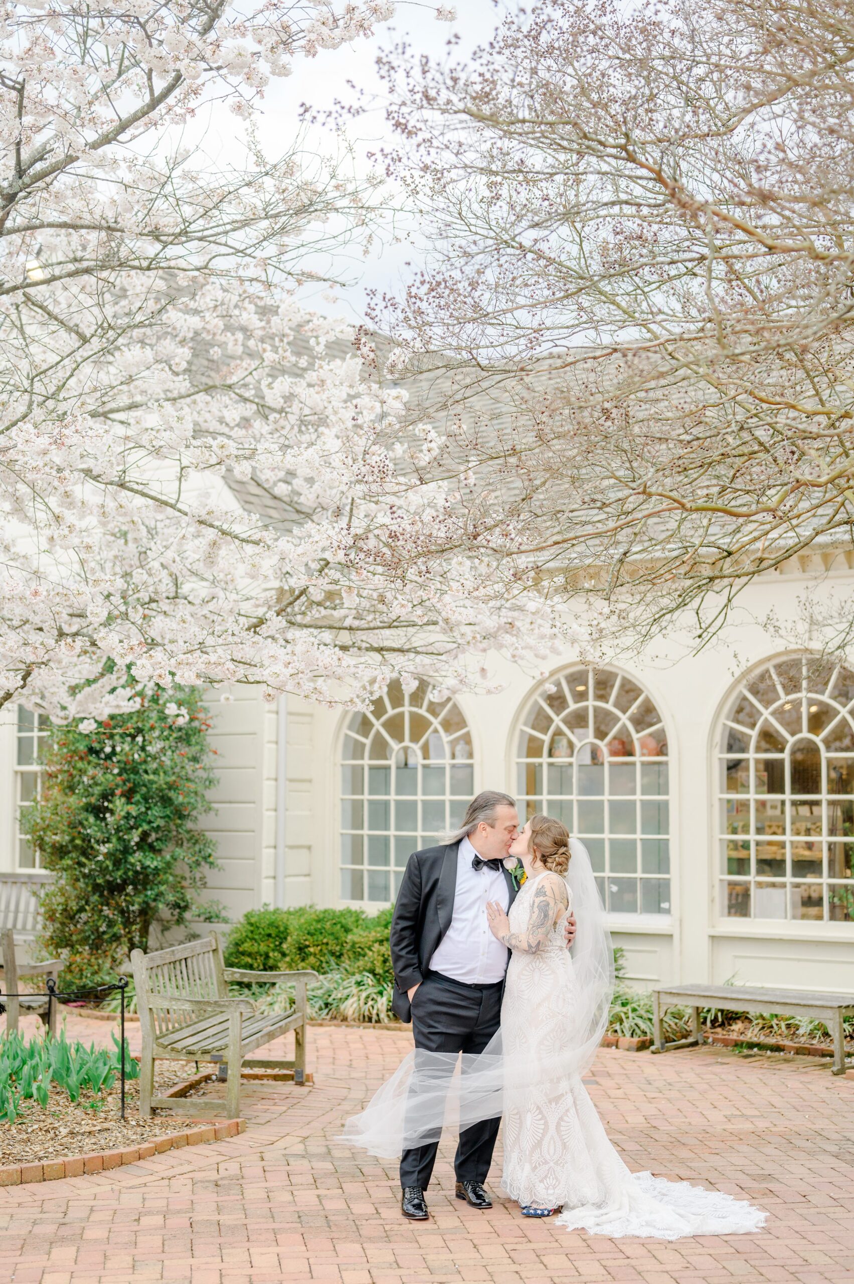 Spring Wedding at the Mount Vernon Inn Restaurant Wedding in Alexandria, Virginia photographed by Baltimore Photographer Cait Kramer Photography.