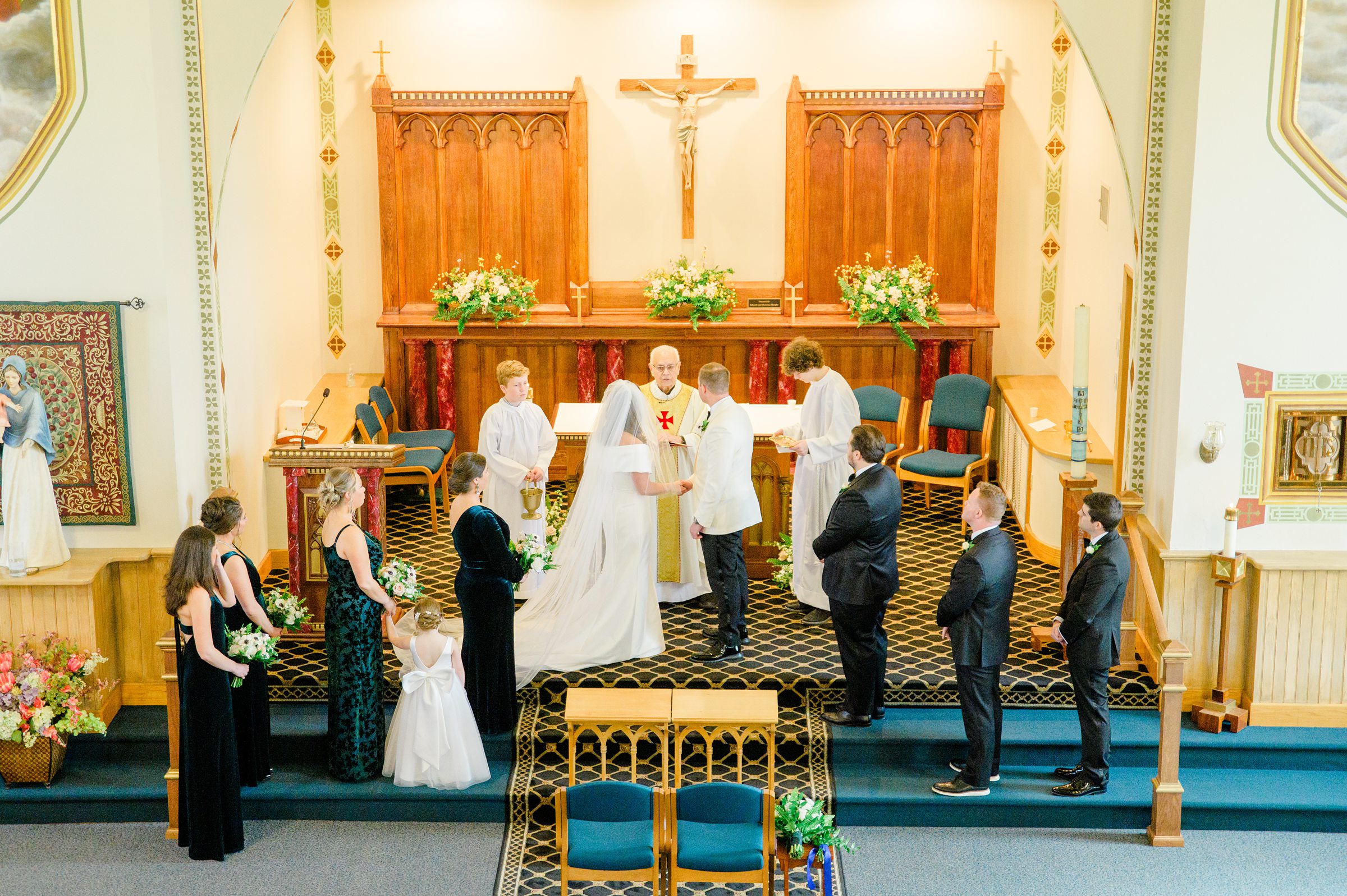 Spring wedding at the Philadelphia Cricket Club photographed by Baltimore Photographer Cait Kramer.