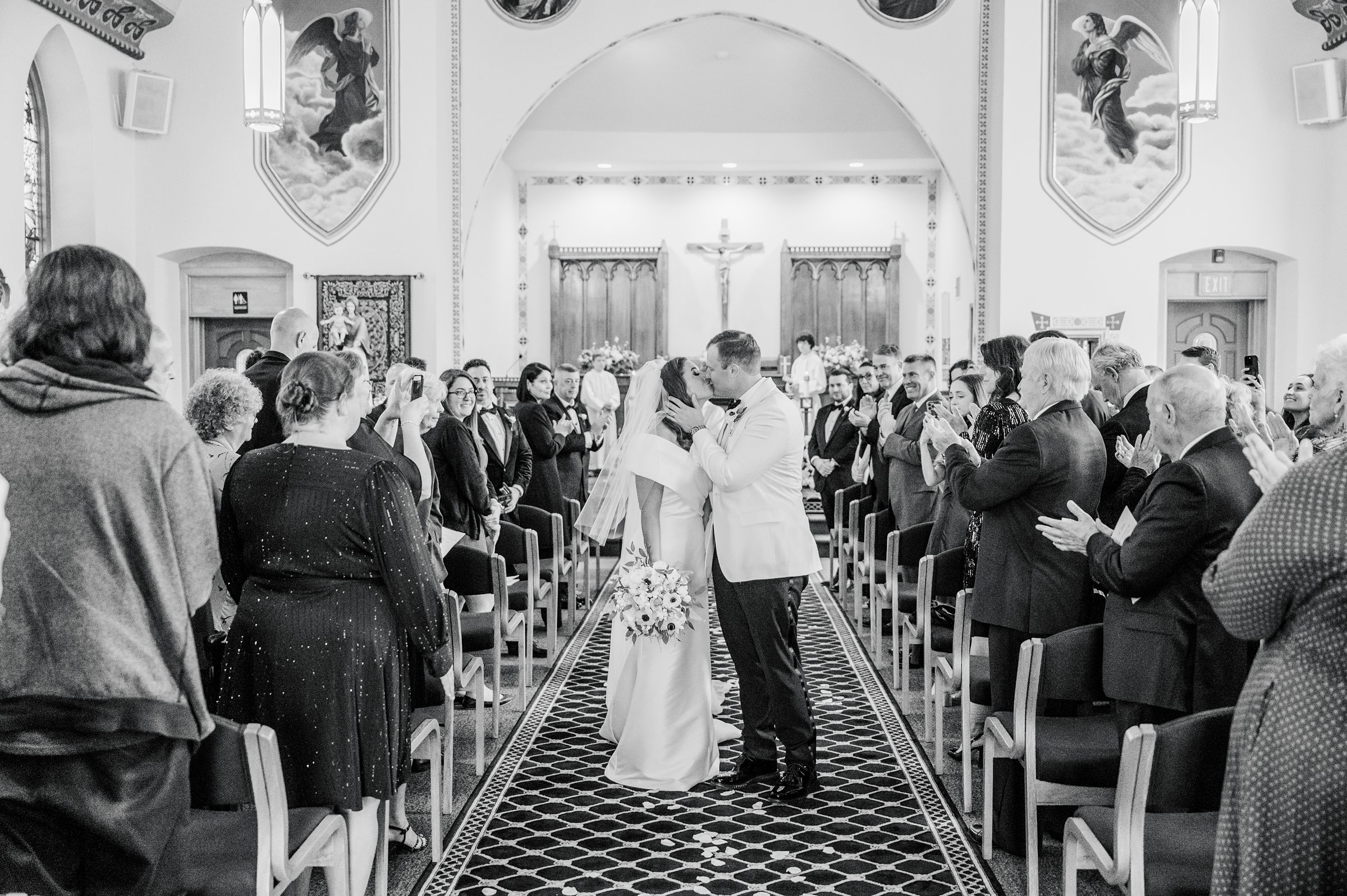 Spring wedding at the Philadelphia Cricket Club photographed by Baltimore Photographer Cait Kramer.