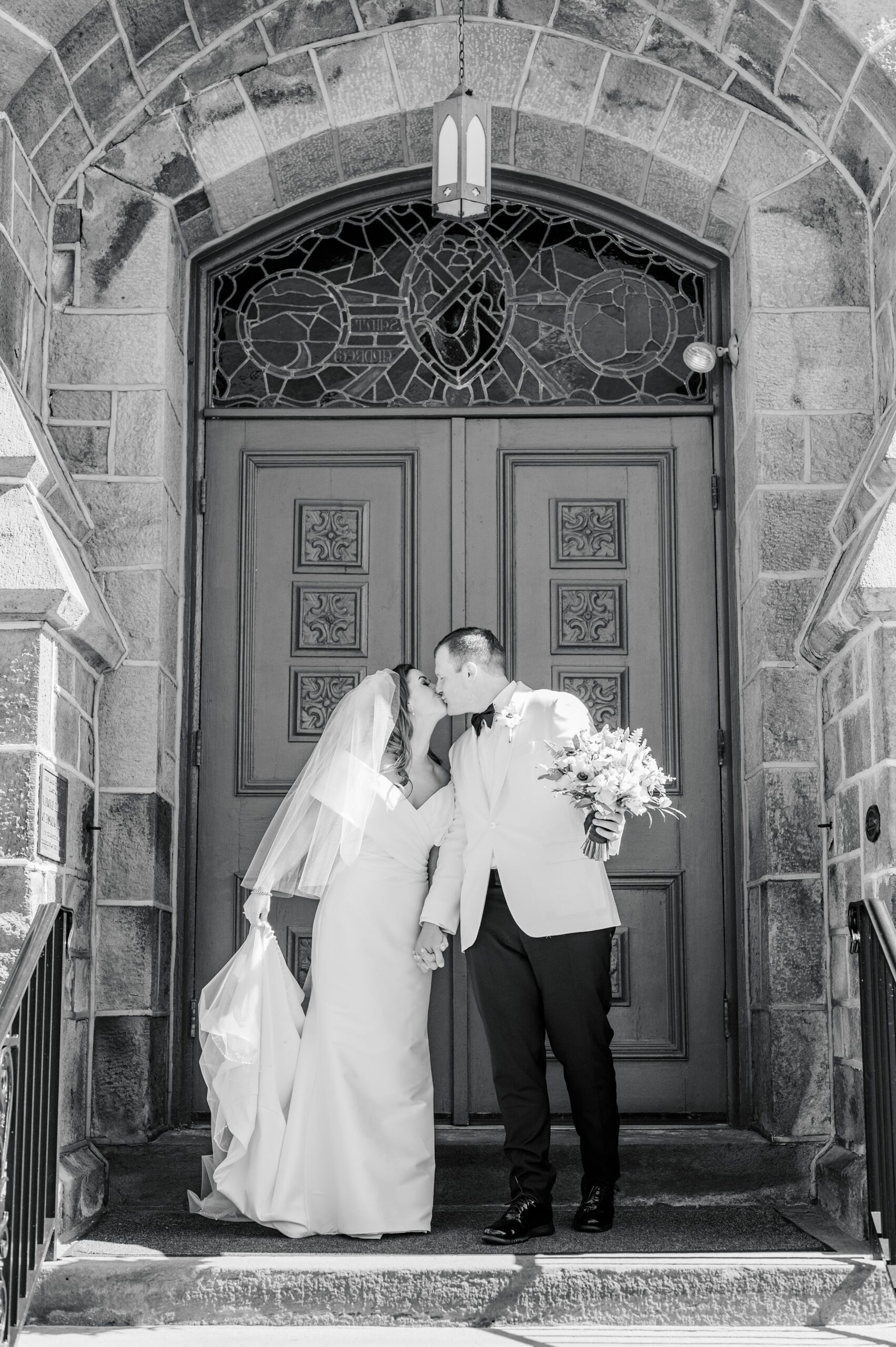 Spring wedding at the Philadelphia Cricket Club photographed by Baltimore Photographer Cait Kramer.