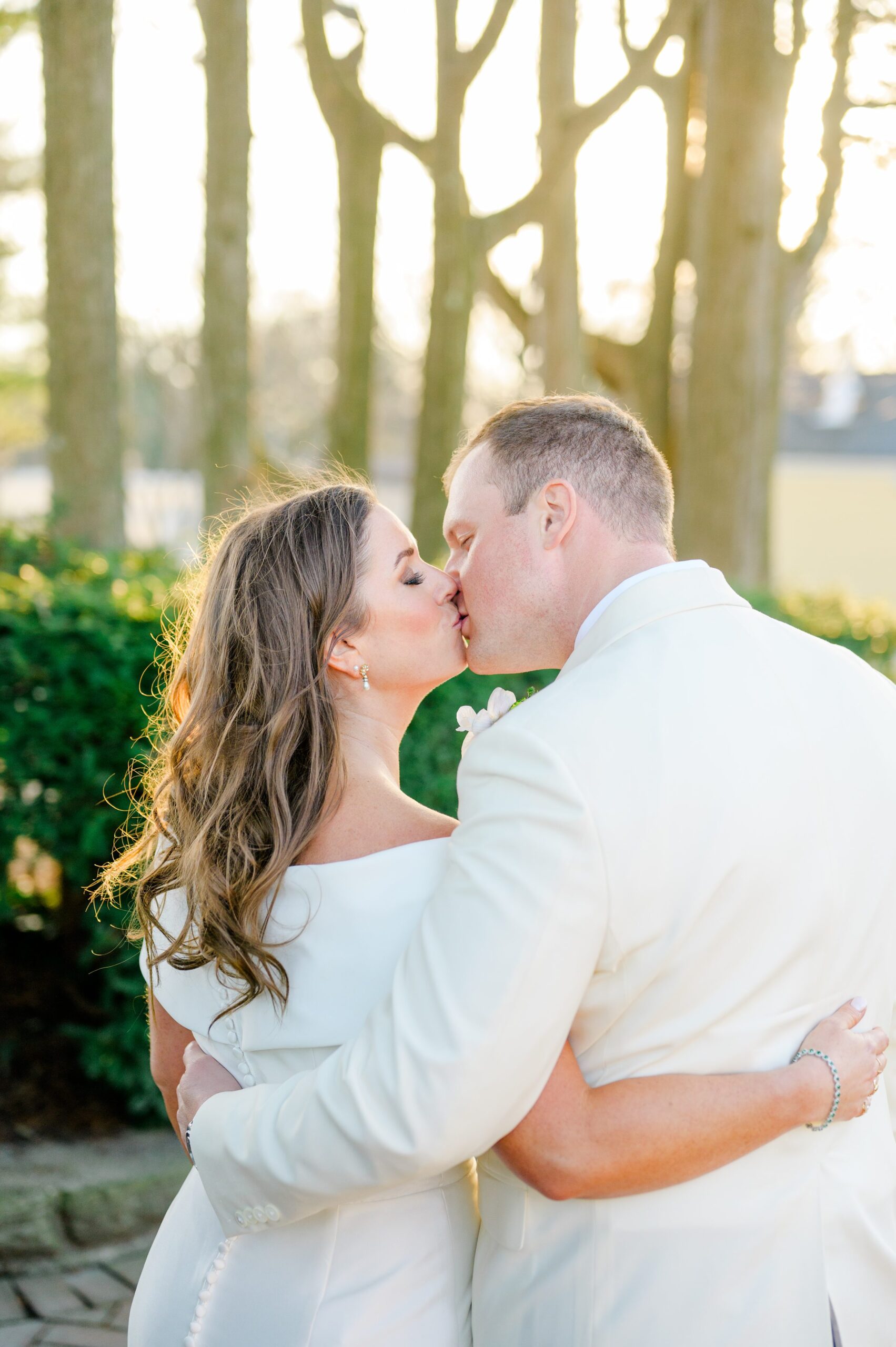 Spring wedding at the Philadelphia Cricket Club photographed by Baltimore Photographer Cait Kramer.