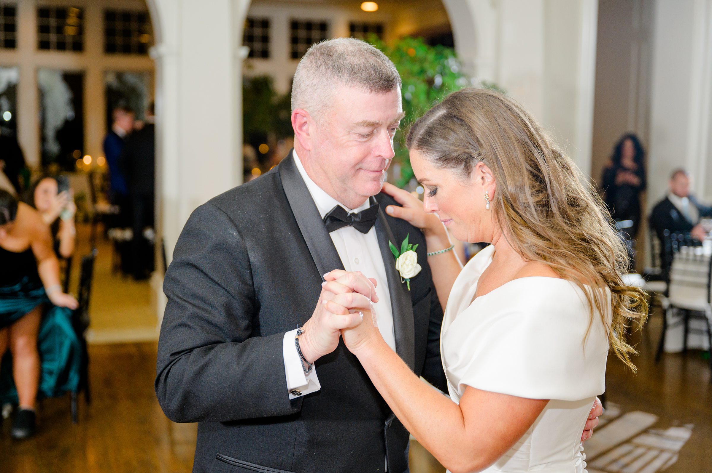 Spring wedding at the Philadelphia Cricket Club photographed by Baltimore Photographer Cait Kramer.