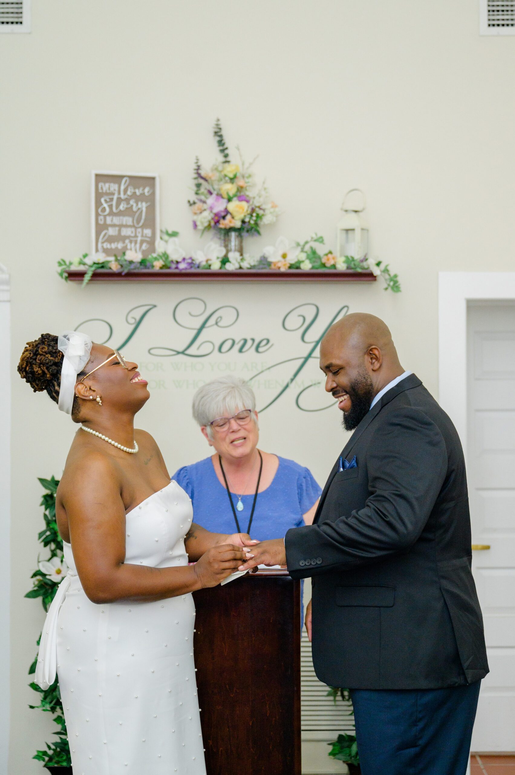 Intimate elopement in the historic Annapolis, Maryland photographed by Baltimore Wedding Photographer Cait Kramer.