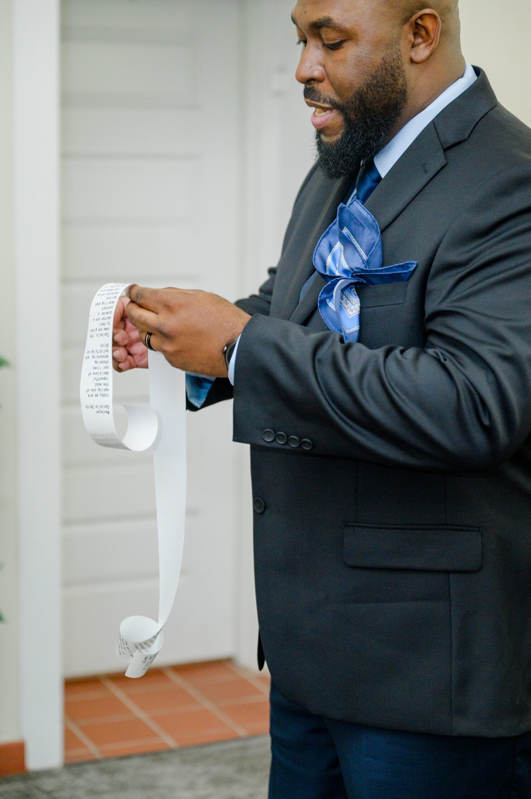 Intimate elopement in the historic Annapolis, Maryland photographed by Baltimore Wedding Photographer Cait Kramer.