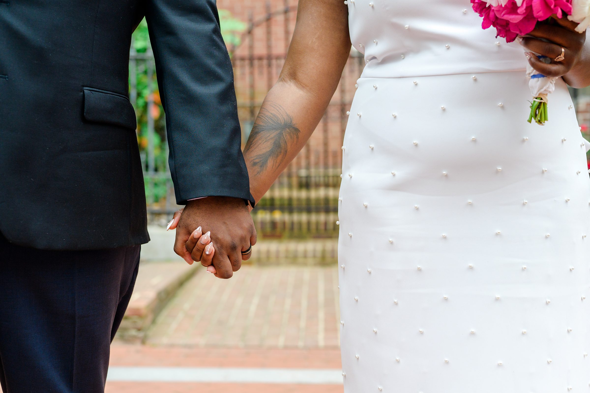 Intimate elopement in the historic Annapolis, Maryland photographed by Baltimore Wedding Photographer Cait Kramer.