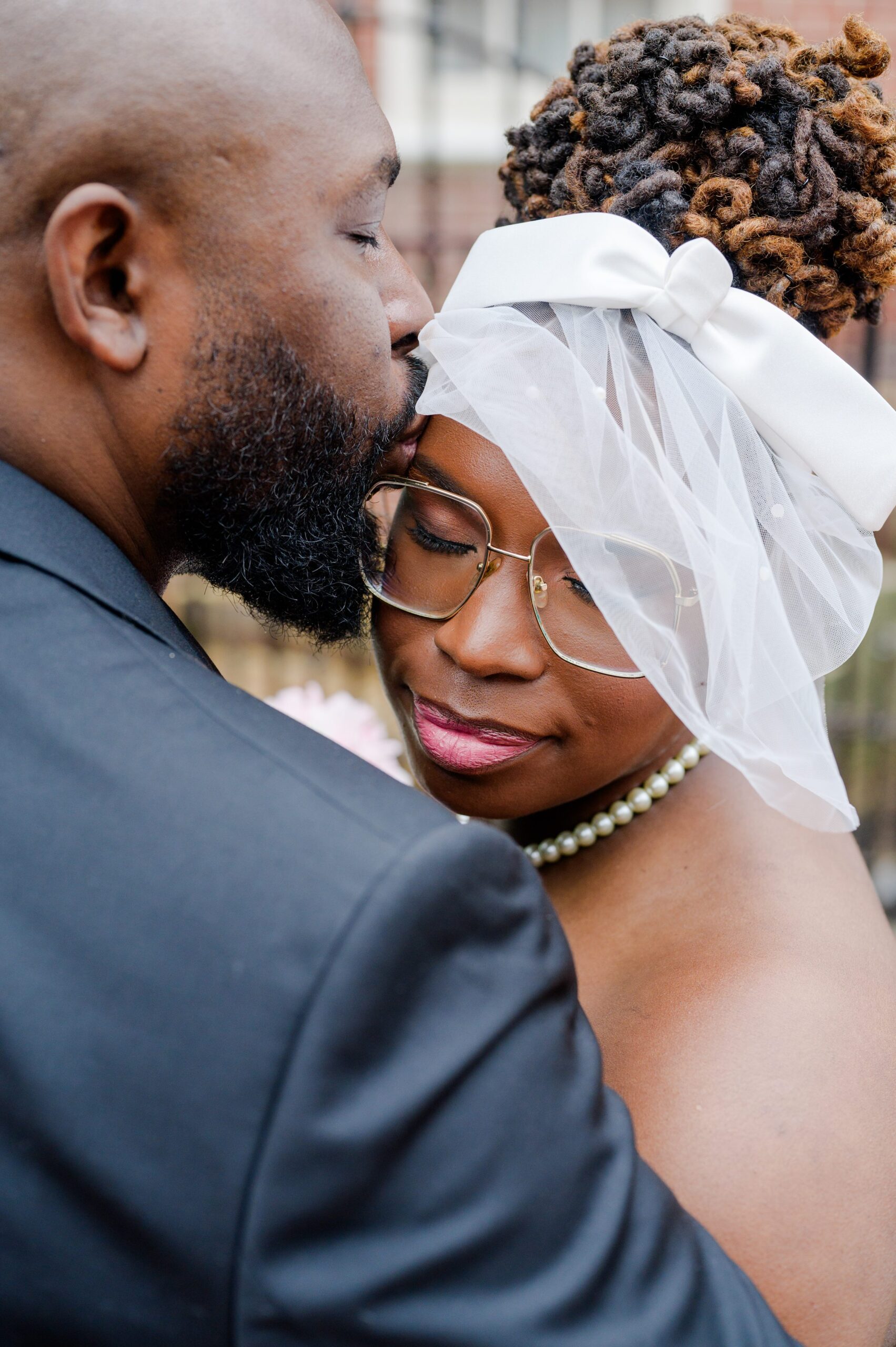 Intimate elopement in the historic Annapolis, Maryland photographed by Baltimore Wedding Photographer Cait Kramer.