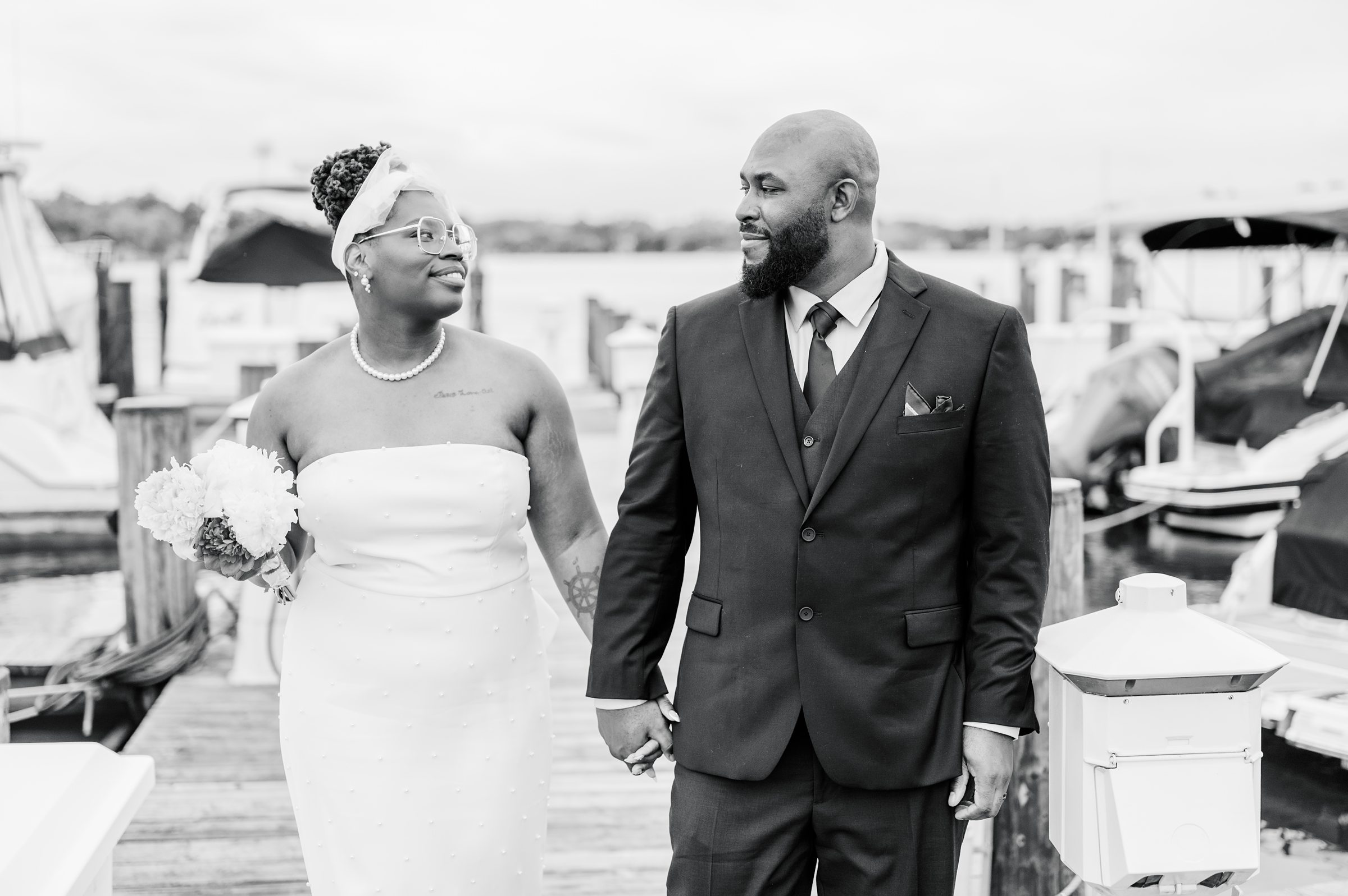 Intimate elopement in the historic Annapolis, Maryland photographed by Baltimore Wedding Photographer Cait Kramer.