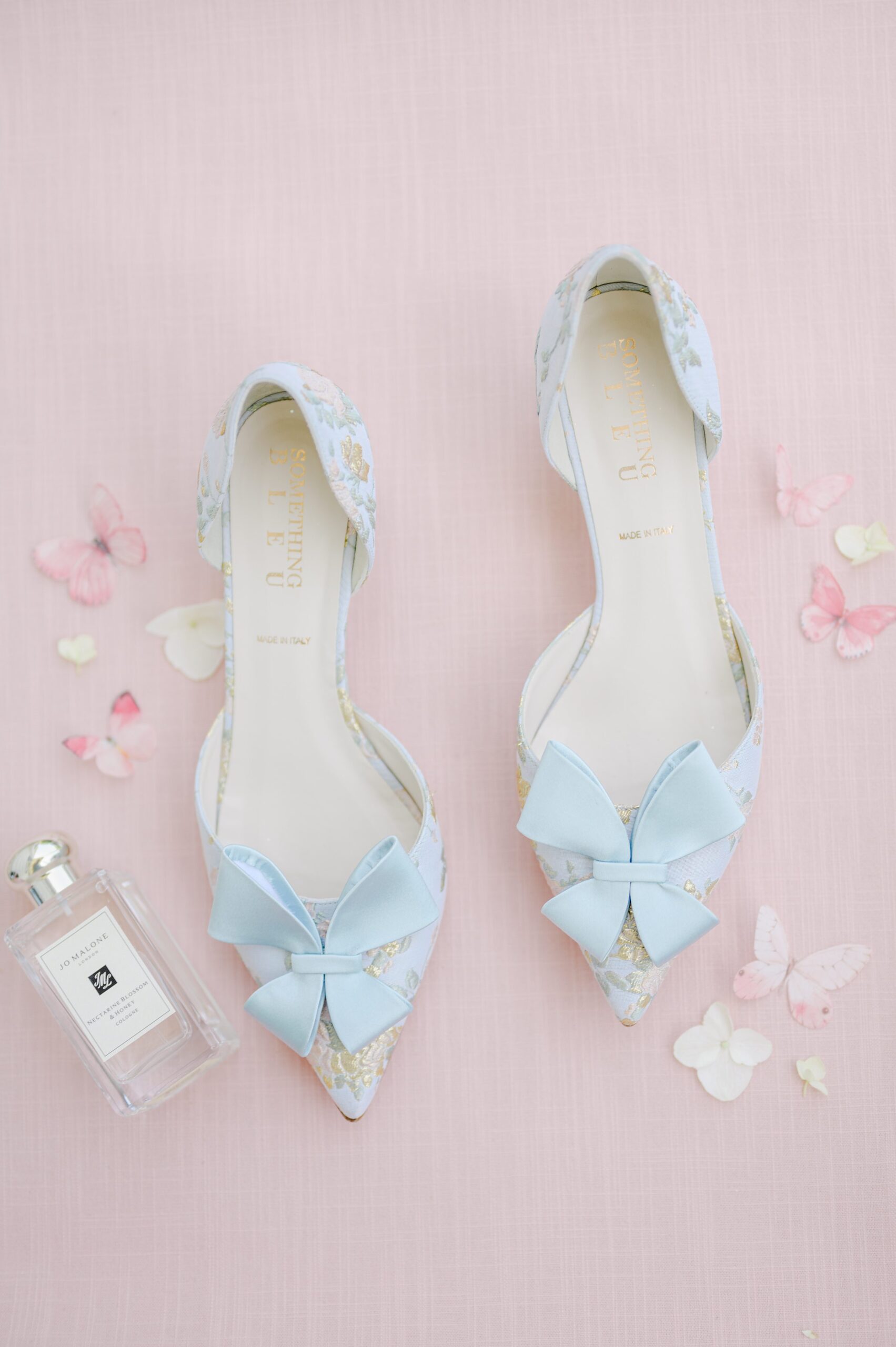 Intimate Clifton Inn Wedding in Charlottesville, Virginia photographed by Baltimore Wedding Photographer Cait Kramer.