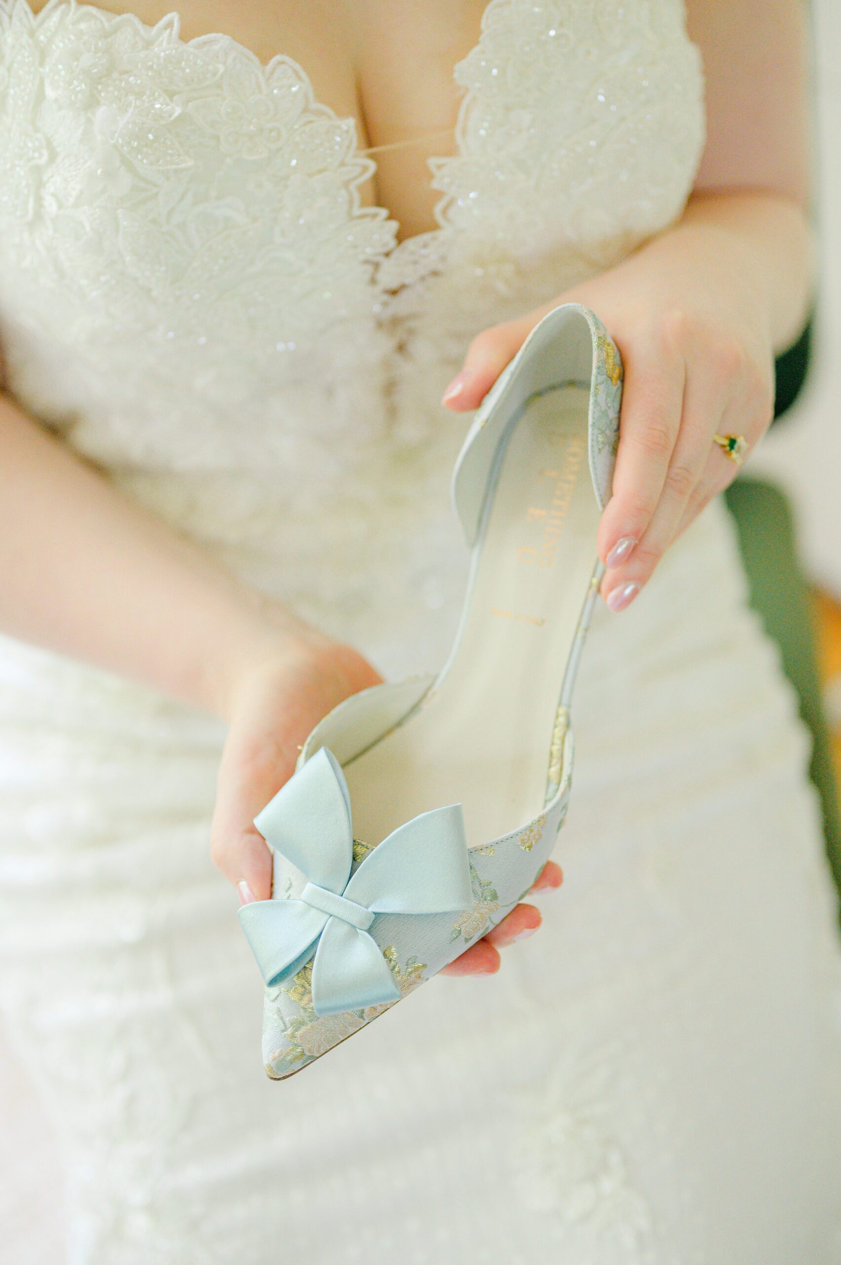 Intimate Clifton Inn Wedding in Charlottesville, Virginia photographed by Baltimore Wedding Photographer Cait Kramer.