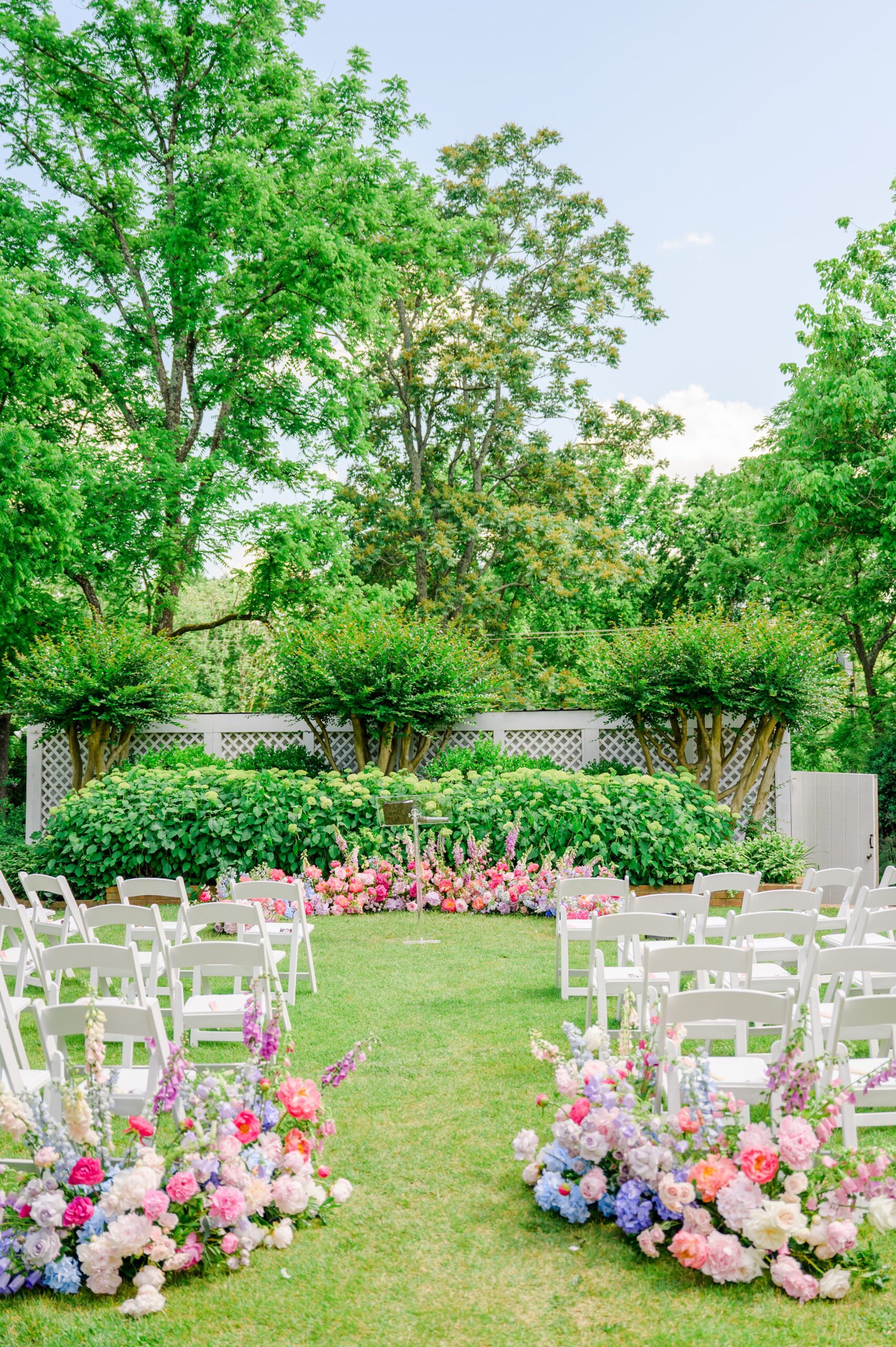 Intimate Clifton Inn Wedding in Charlottesville, Virginia photographed by Baltimore Wedding Photographer Cait Kramer.