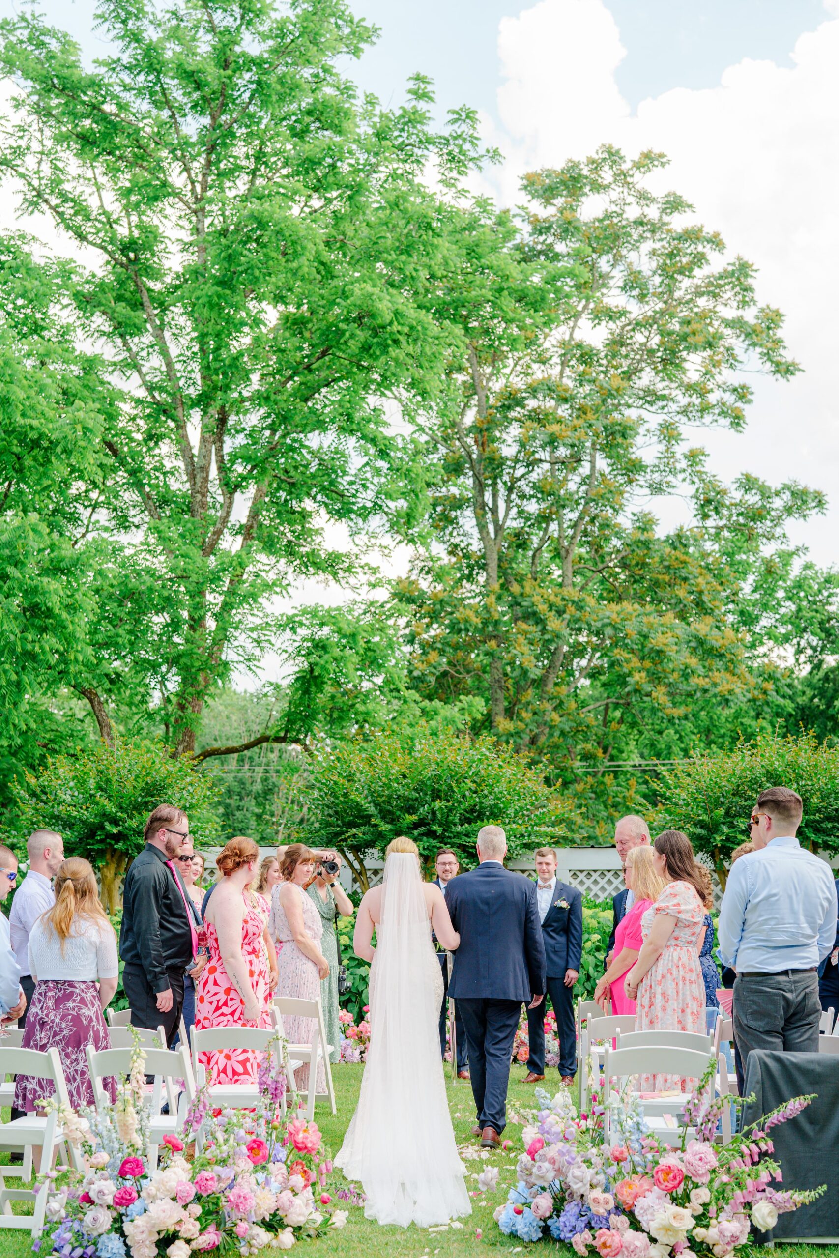 Intimate Clifton Inn Wedding in Charlottesville, Virginia photographed by Baltimore Wedding Photographer Cait Kramer.