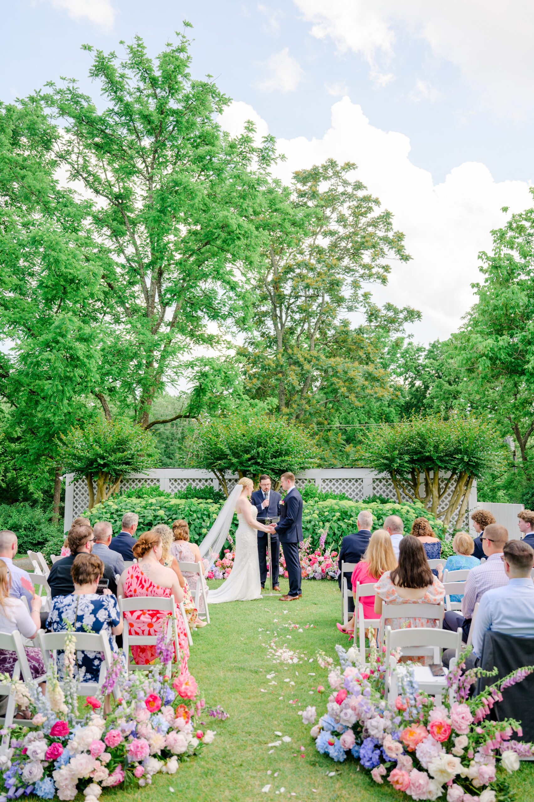 Intimate Clifton Inn Wedding in Charlottesville, Virginia photographed by Baltimore Wedding Photographer Cait Kramer.