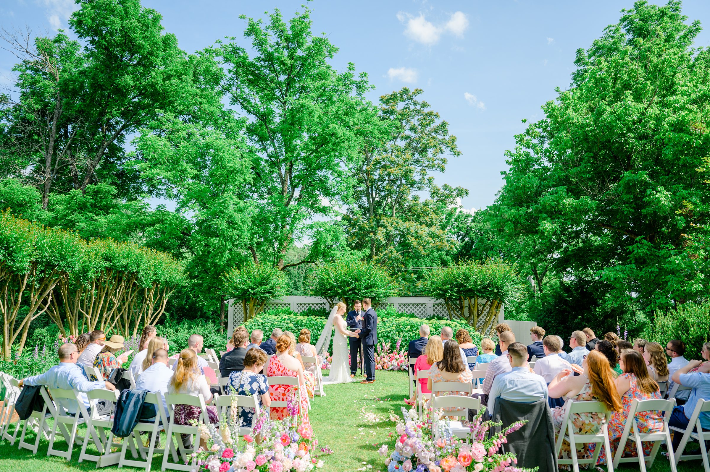 Intimate Clifton Inn Wedding in Charlottesville, Virginia photographed by Baltimore Wedding Photographer Cait Kramer.