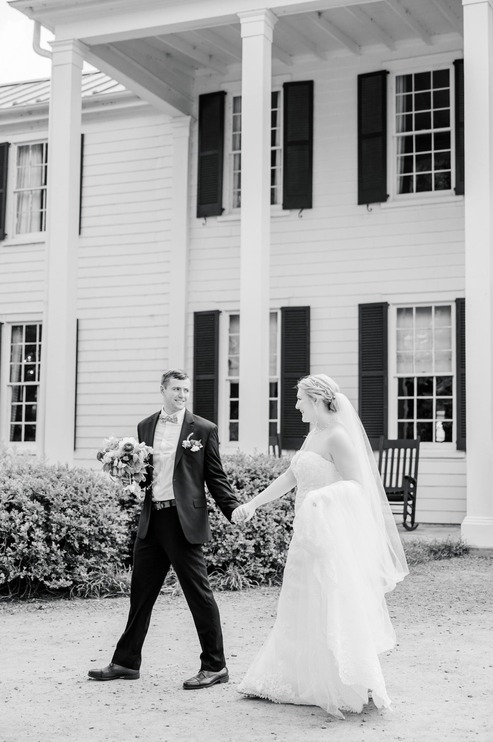 Intimate Clifton Inn Wedding in Charlottesville, Virginia photographed by Baltimore Wedding Photographer Cait Kramer.