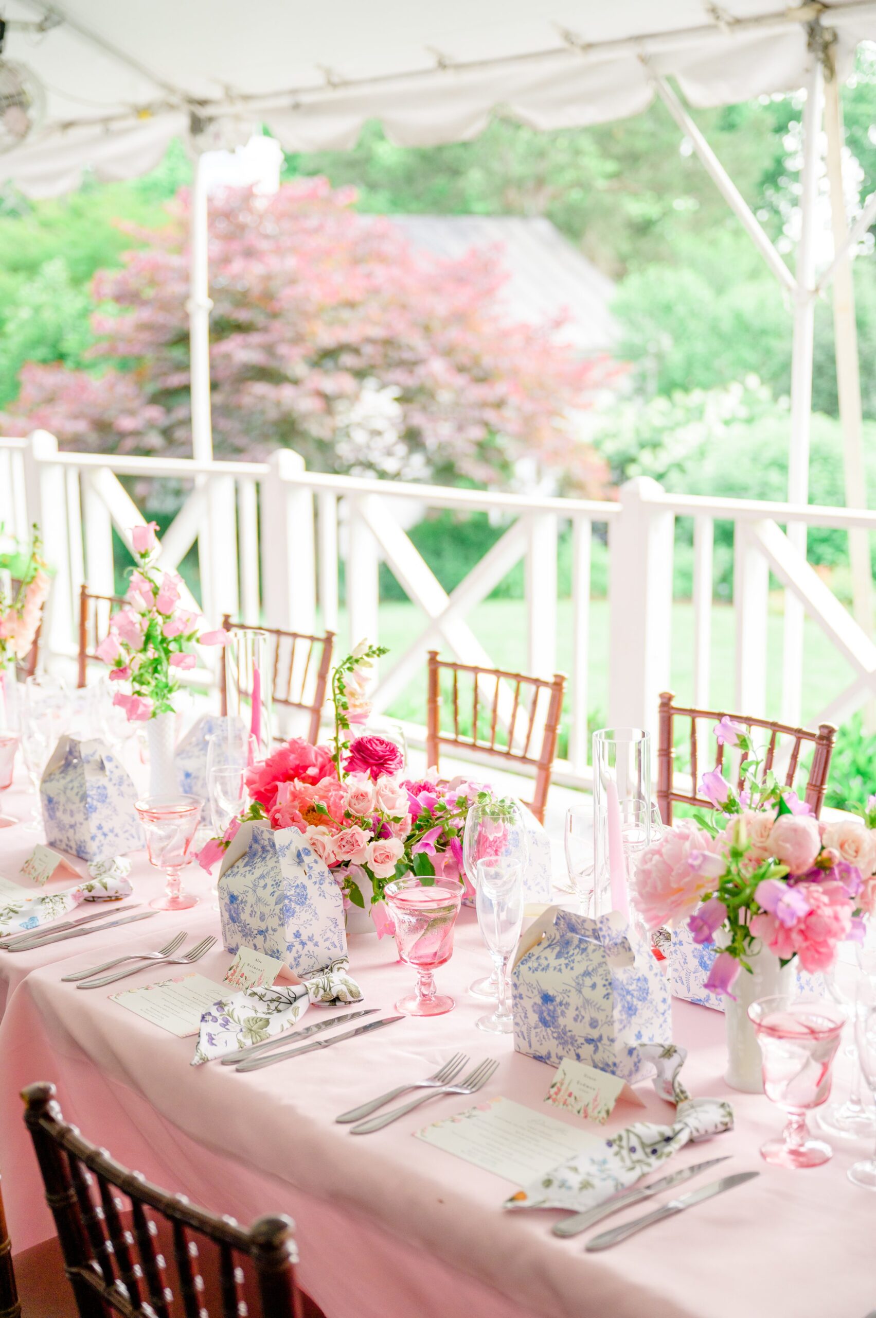 Intimate Clifton Inn Wedding in Charlottesville, Virginia photographed by Baltimore Wedding Photographer Cait Kramer.