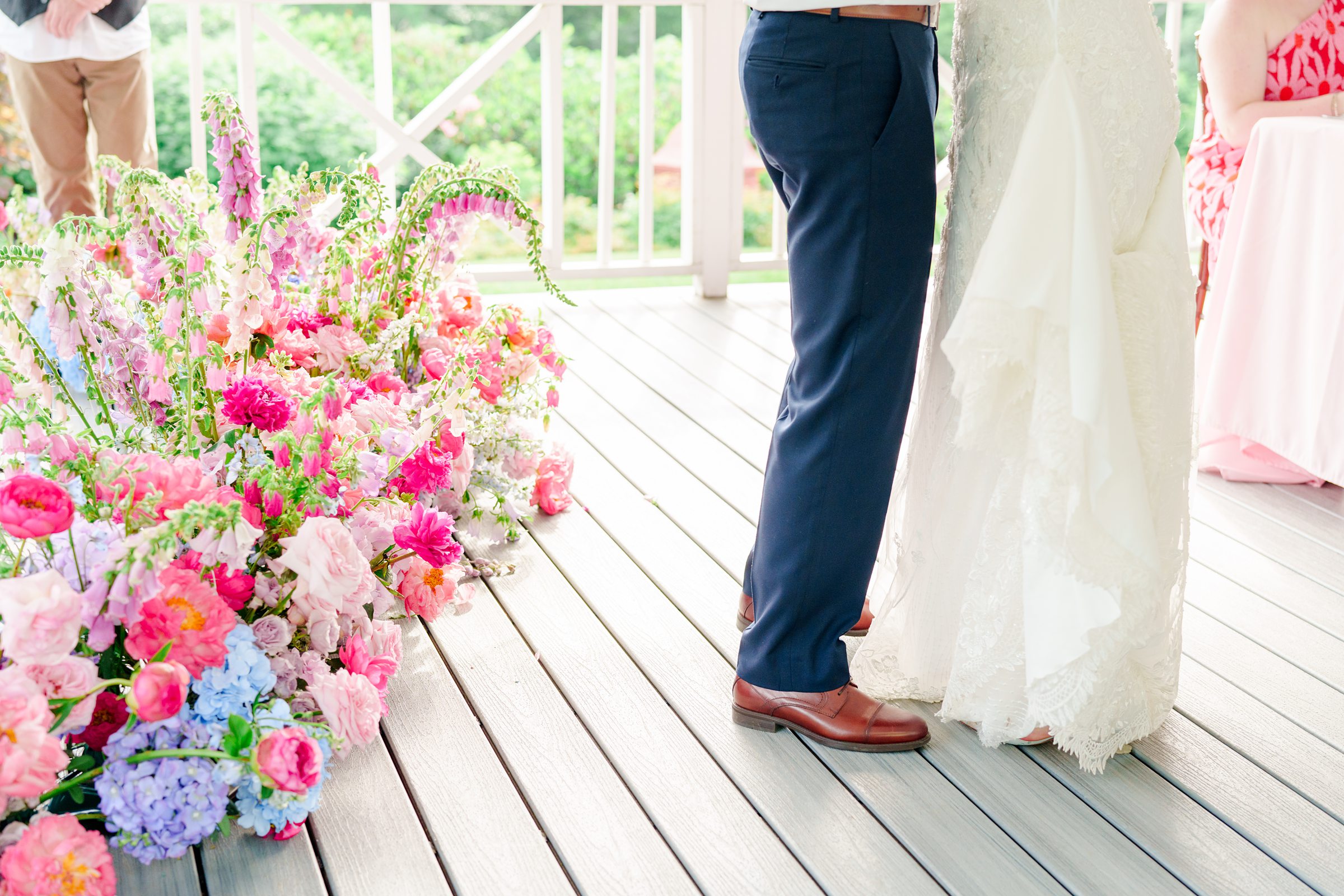 Intimate Clifton Inn Wedding in Charlottesville, Virginia photographed by Baltimore Wedding Photographer Cait Kramer.