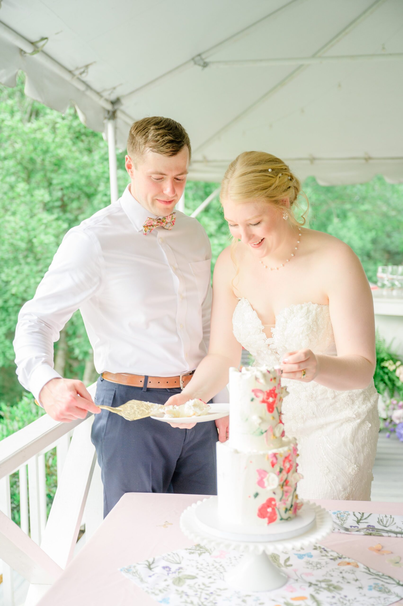 Intimate Clifton Inn Wedding in Charlottesville, Virginia photographed by Baltimore Wedding Photographer Cait Kramer.