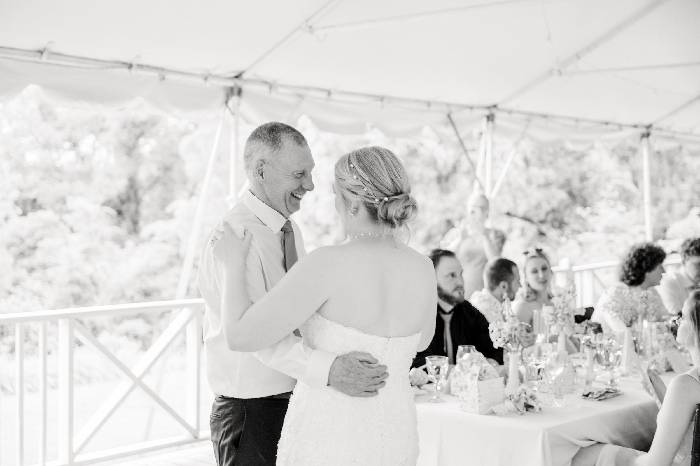 Intimate Clifton Inn Wedding in Charlottesville, Virginia photographed by Baltimore Wedding Photographer Cait Kramer.