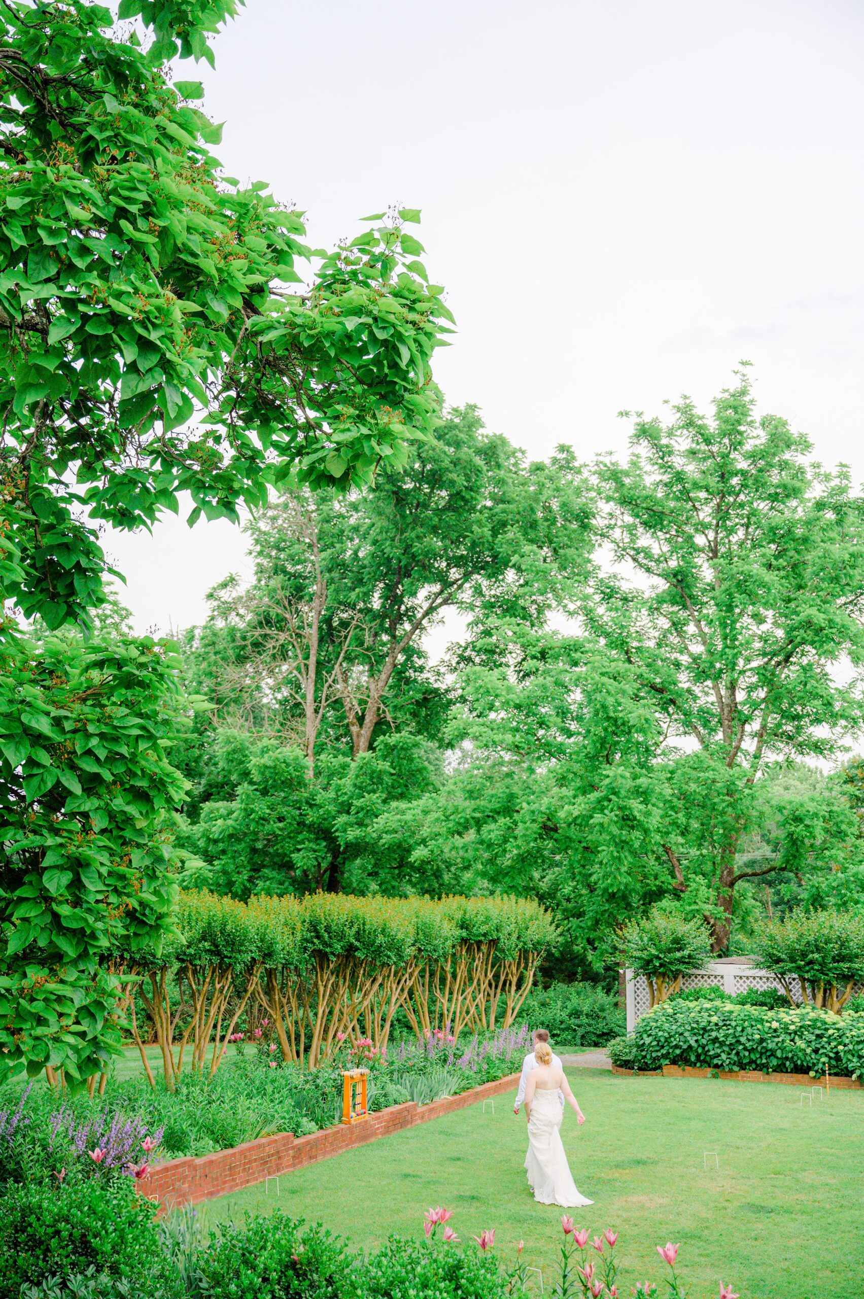 Intimate Clifton Inn Wedding in Charlottesville, Virginia photographed by Baltimore Wedding Photographer Cait Kramer.