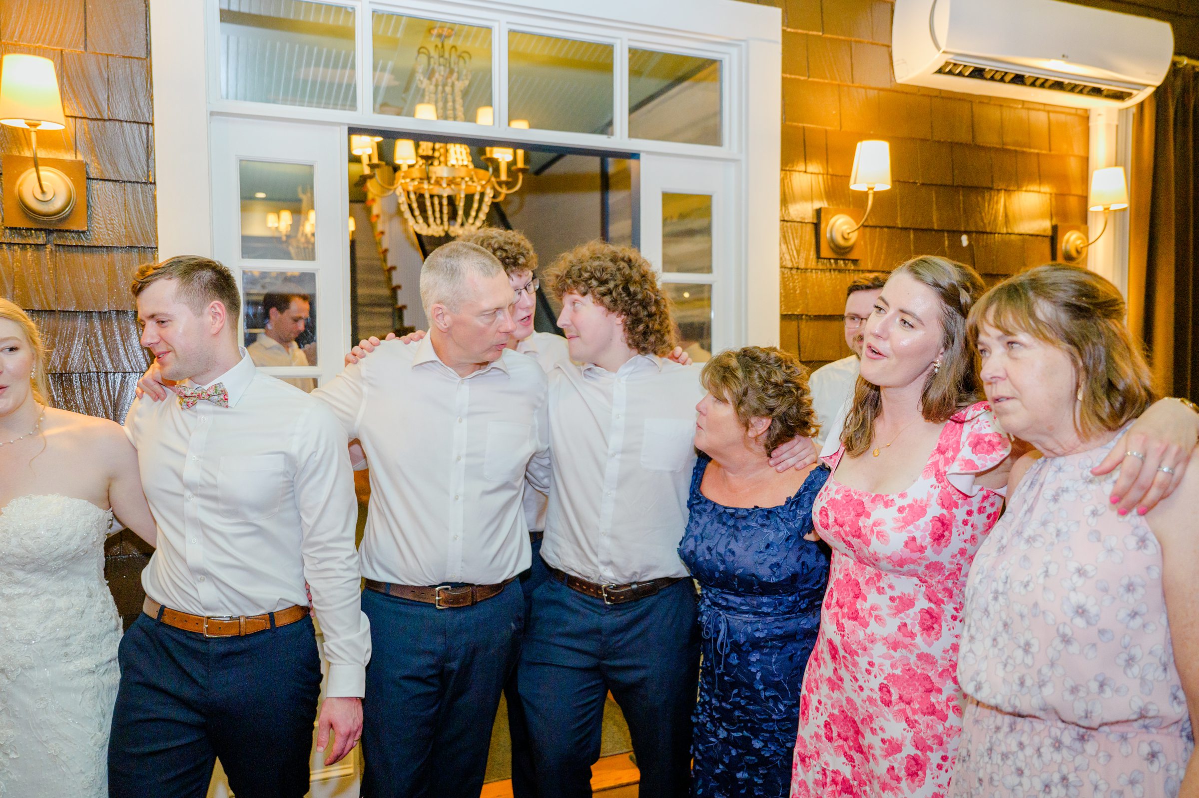 Intimate Clifton Inn Wedding in Charlottesville, Virginia photographed by Baltimore Wedding Photographer Cait Kramer.