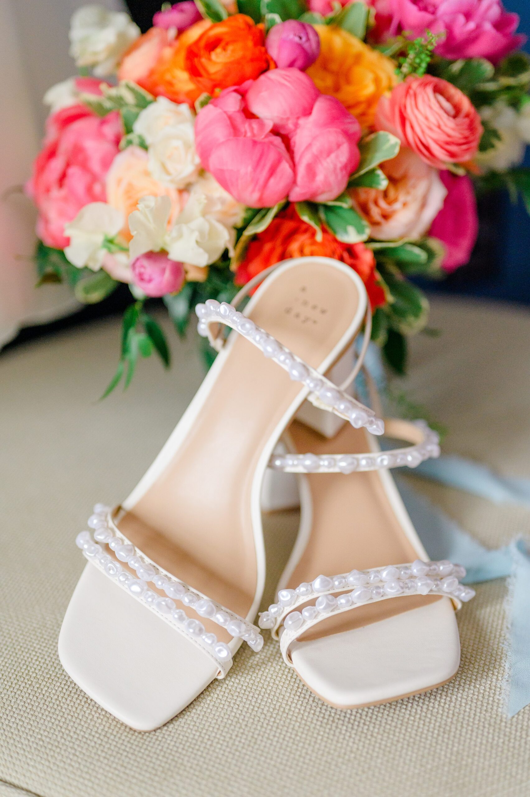 Vibrant Spring wedding day at The Loom Baltimore in Maryland photographed by Baltimore Wedding Photographer Cait Kramer Photography