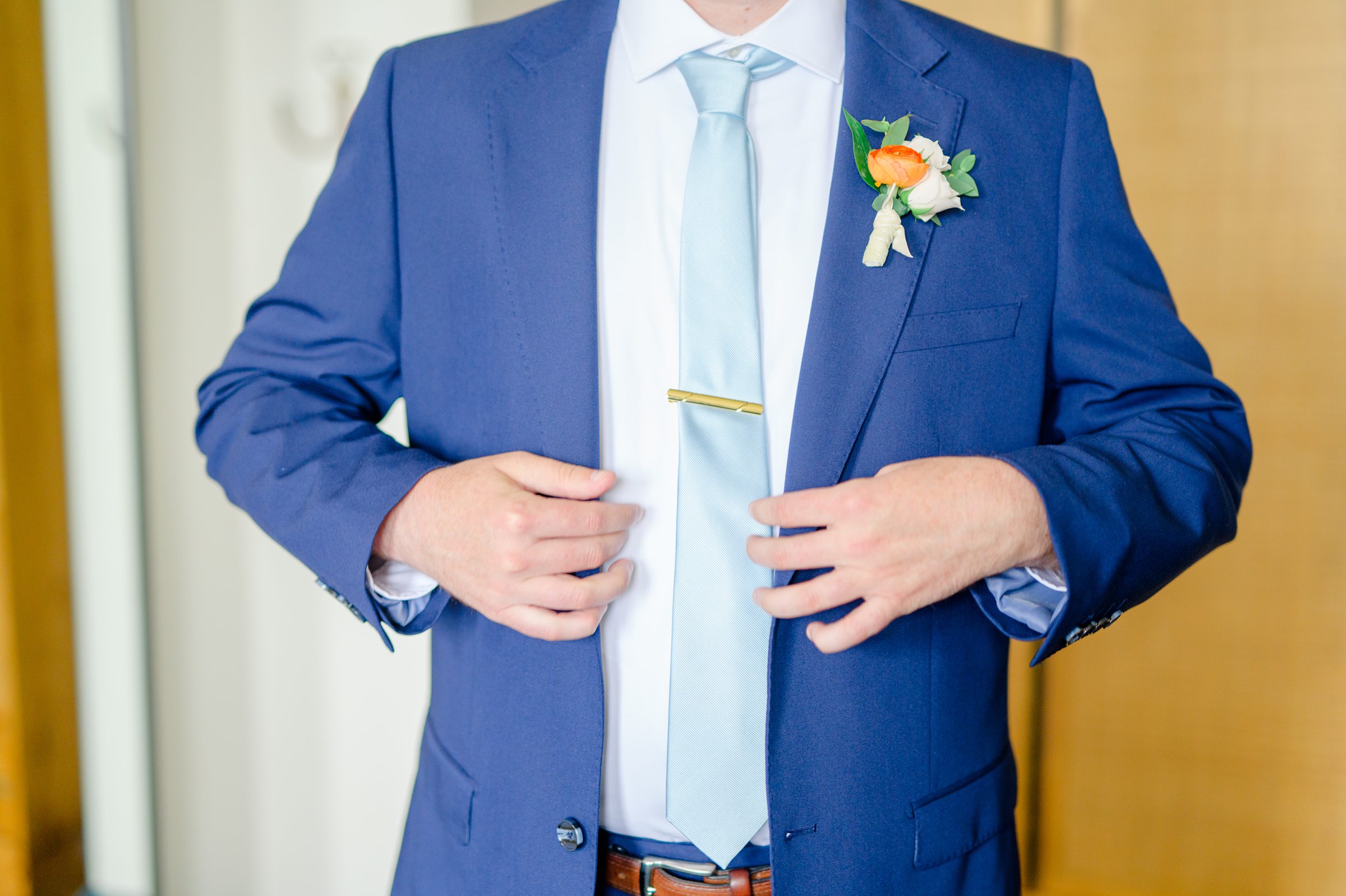 Vibrant Spring wedding day at The Loom Baltimore in Maryland photographed by Baltimore Wedding Photographer Cait Kramer Photography