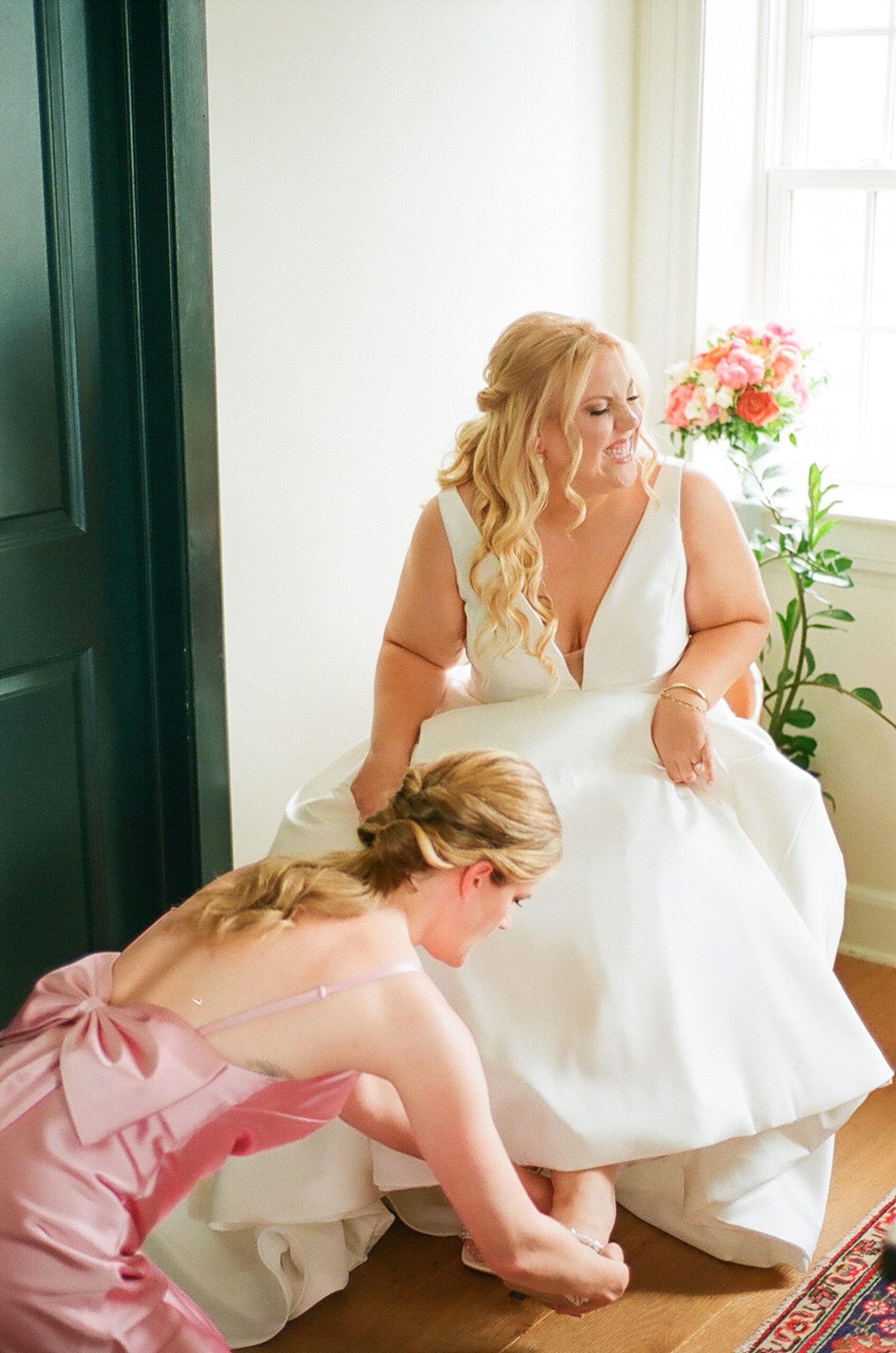 Vibrant Spring wedding day at The Loom Baltimore in Maryland photographed by Baltimore Wedding Photographer Cait Kramer Photography
