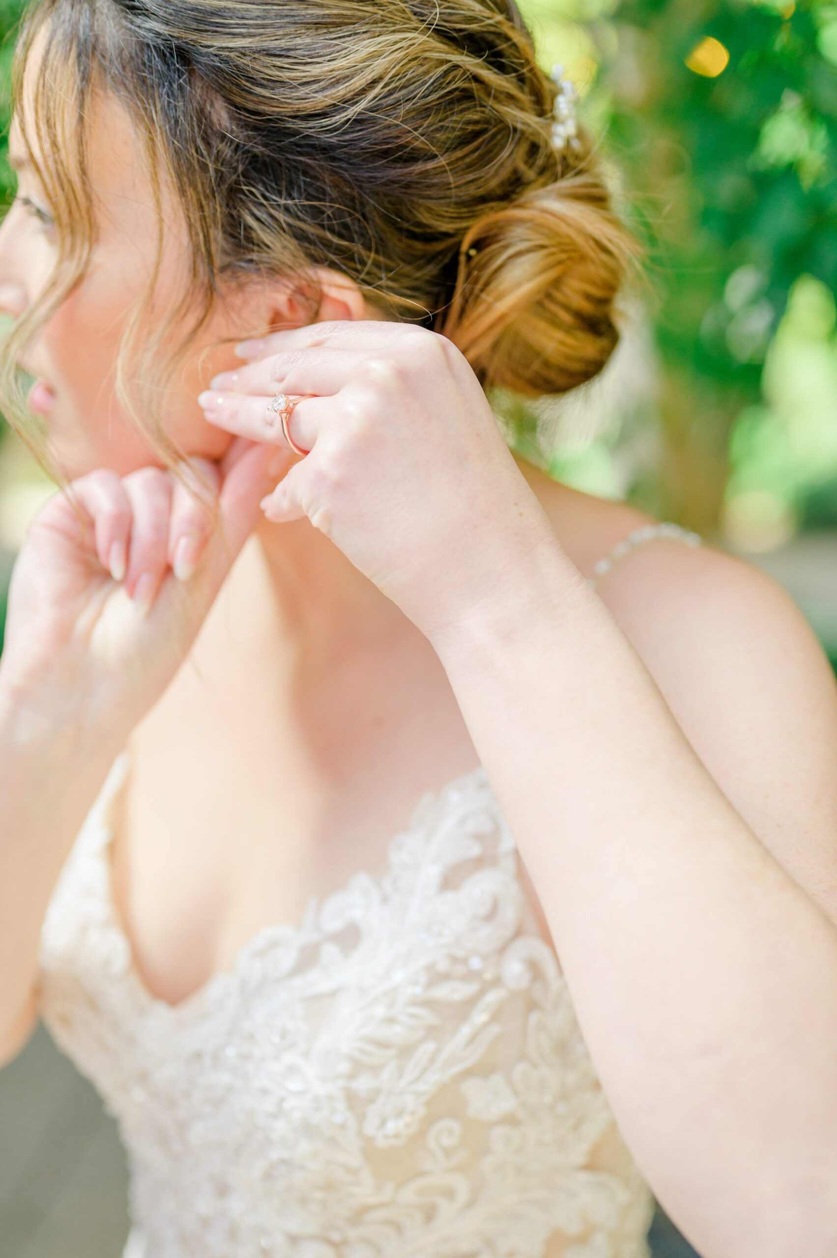 Spring wedding day at The Atrium at Meadowlark Botanical Gardens Photographed by Baltimore Wedding Photographer Cait Kramer Photography