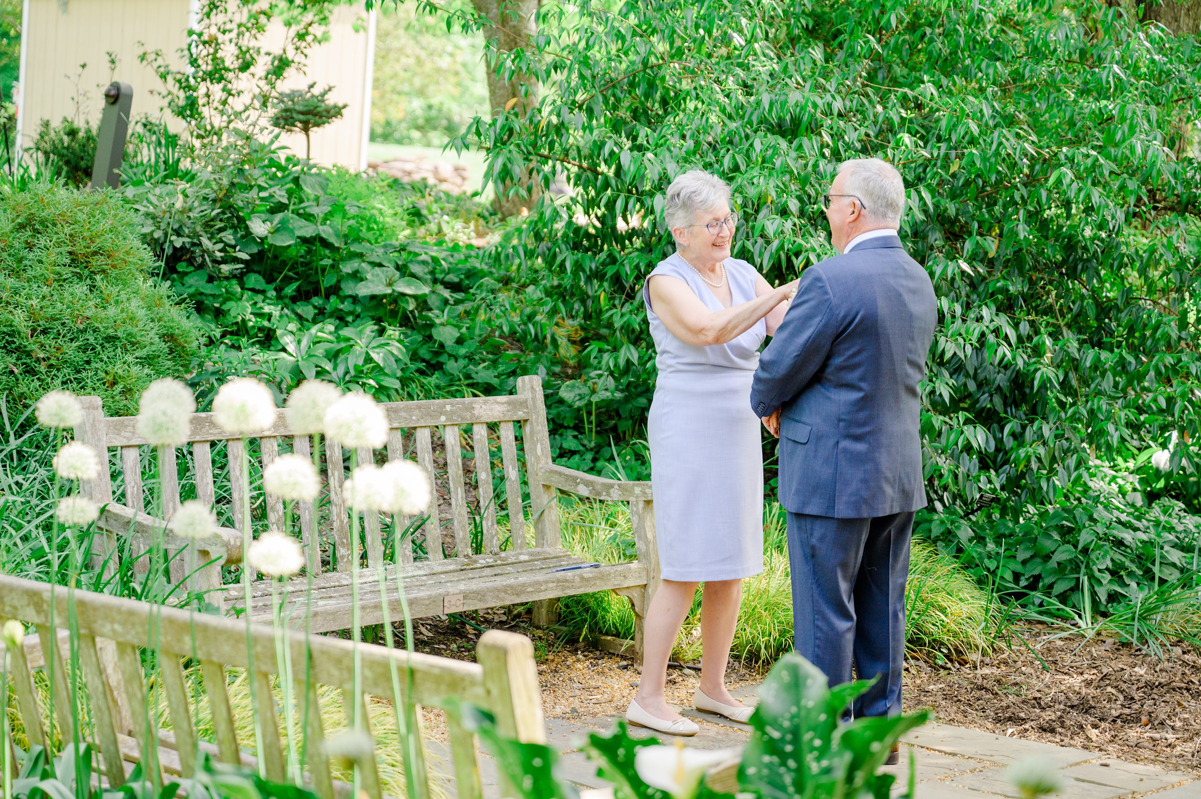 Spring wedding day at The Atrium at Meadowlark Botanical Gardens Photographed by Baltimore Wedding Photographer Cait Kramer Photography