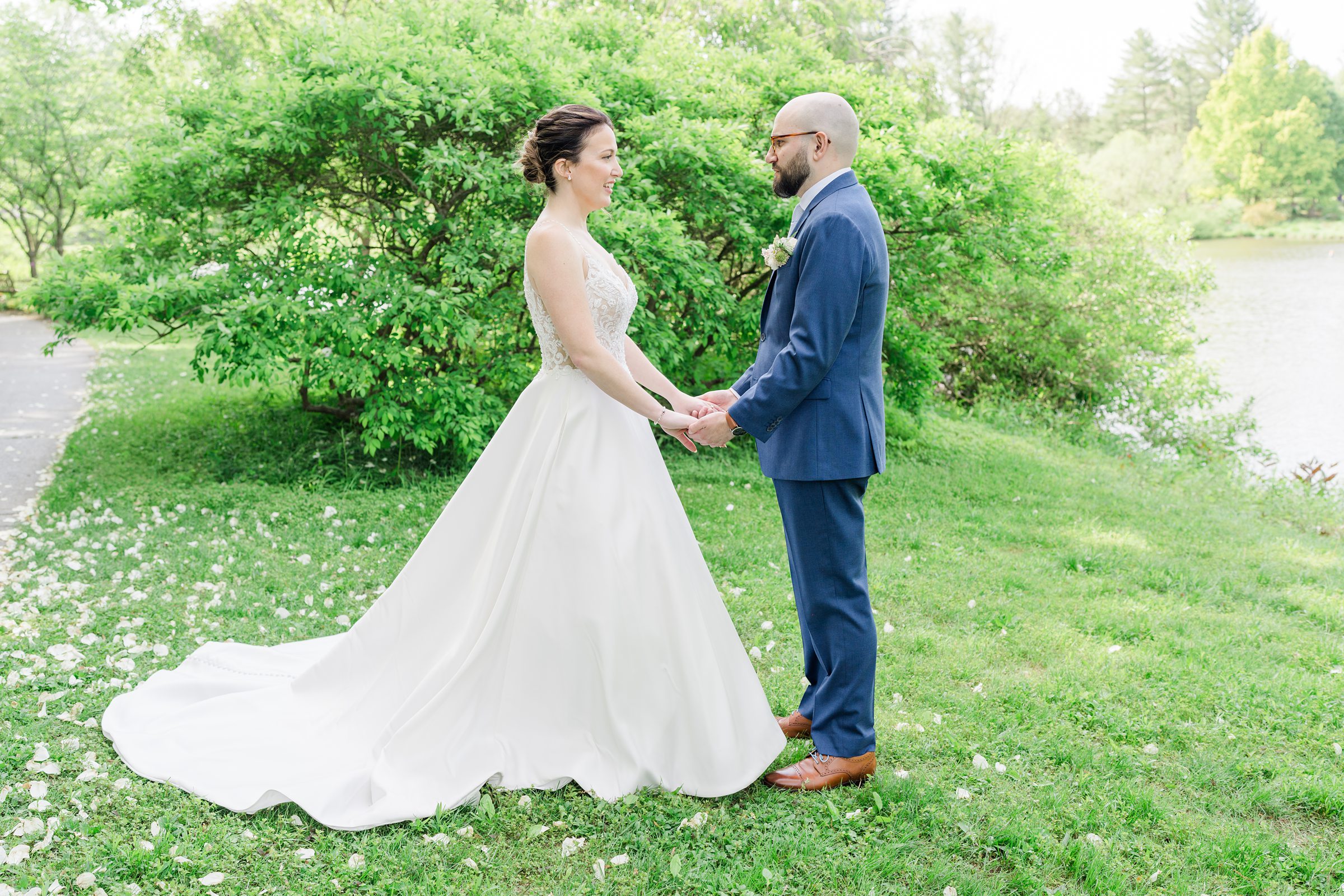 Spring wedding day at The Atrium at Meadowlark Botanical Gardens Photographed by Baltimore Wedding Photographer Cait Kramer Photography