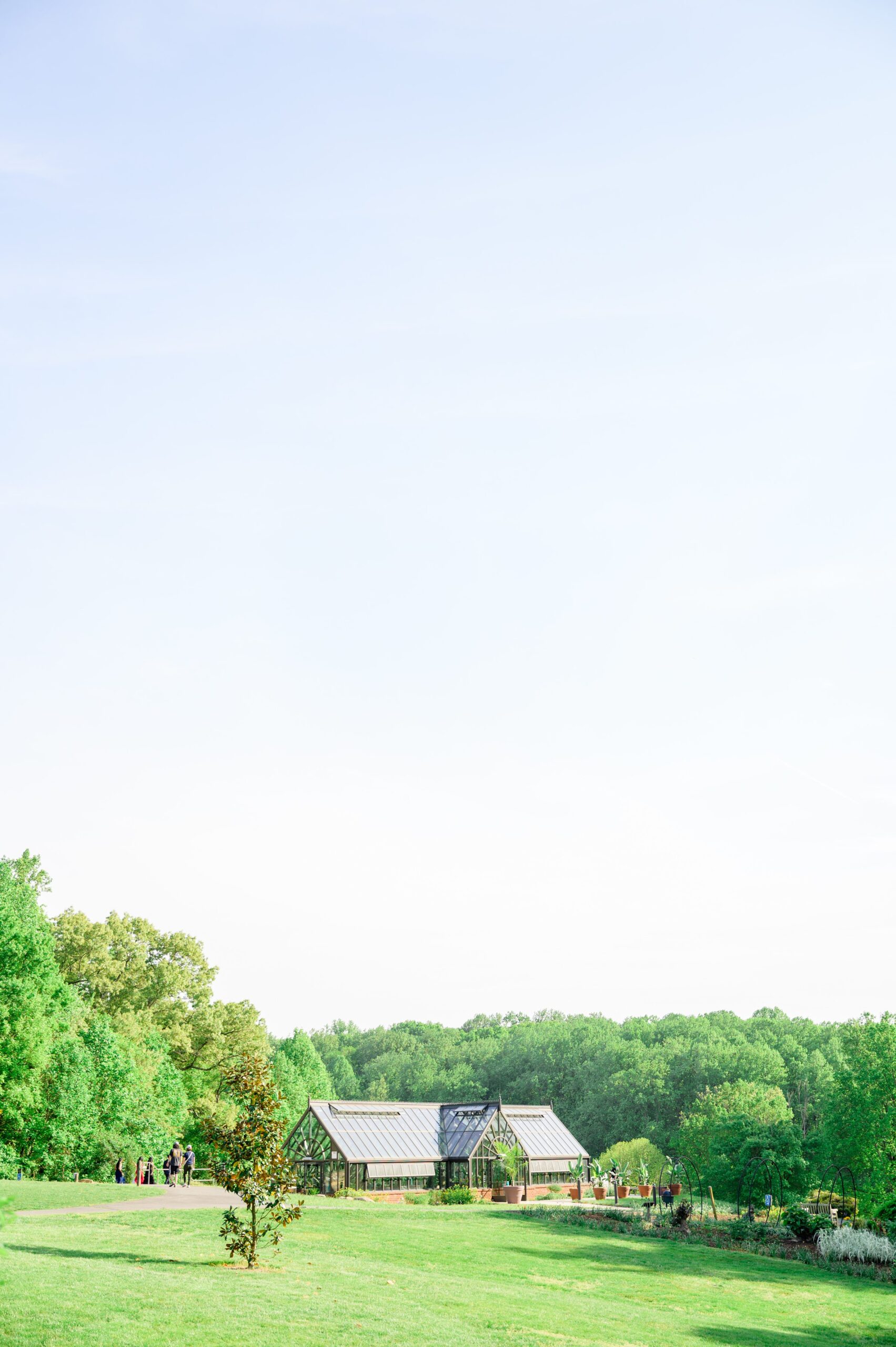 Spring wedding day at The Atrium at Meadowlark Botanical Gardens Photographed by Baltimore Wedding Photographer Cait Kramer Photography