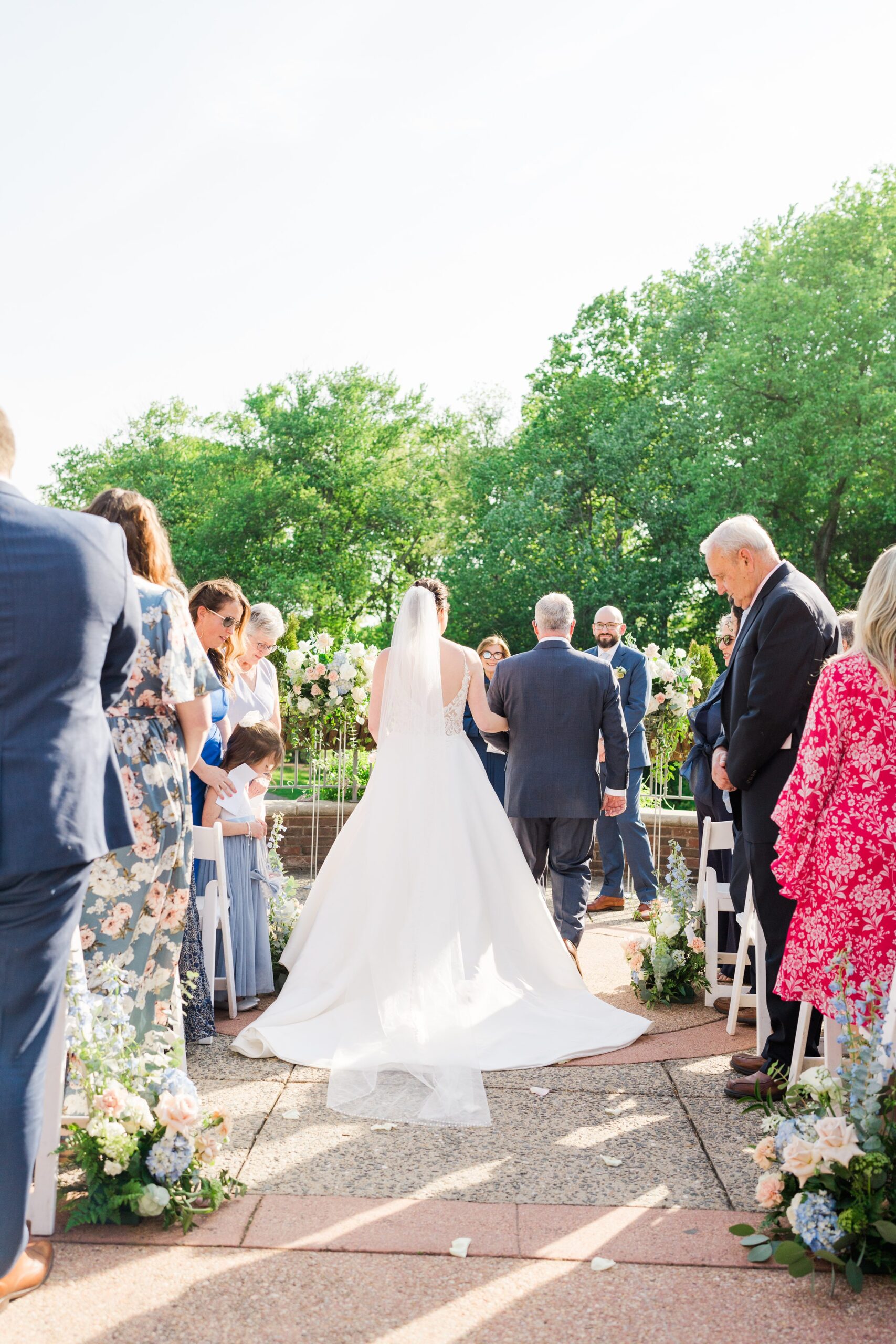 Spring wedding day at The Atrium at Meadowlark Botanical Gardens Photographed by Baltimore Wedding Photographer Cait Kramer Photography